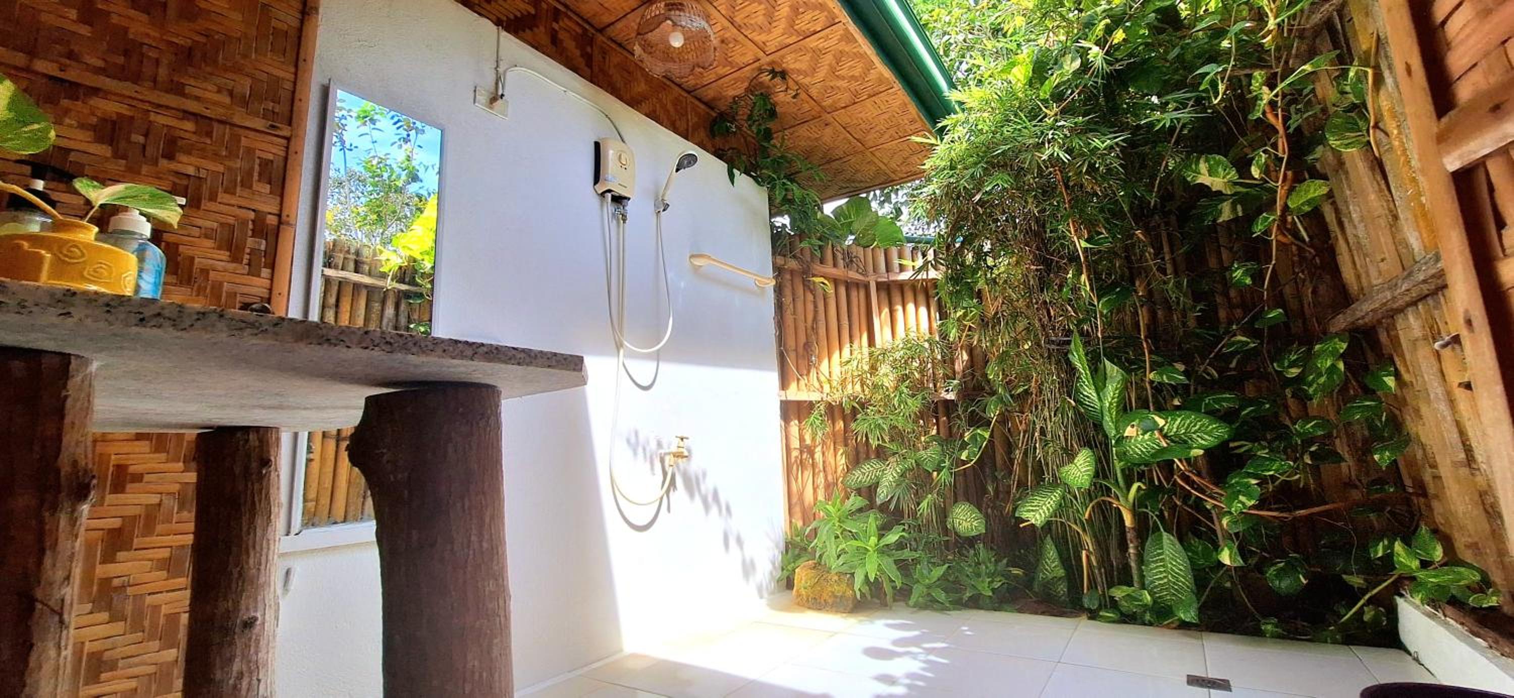 Deluxe Bungalow with Sea View - Photo 5