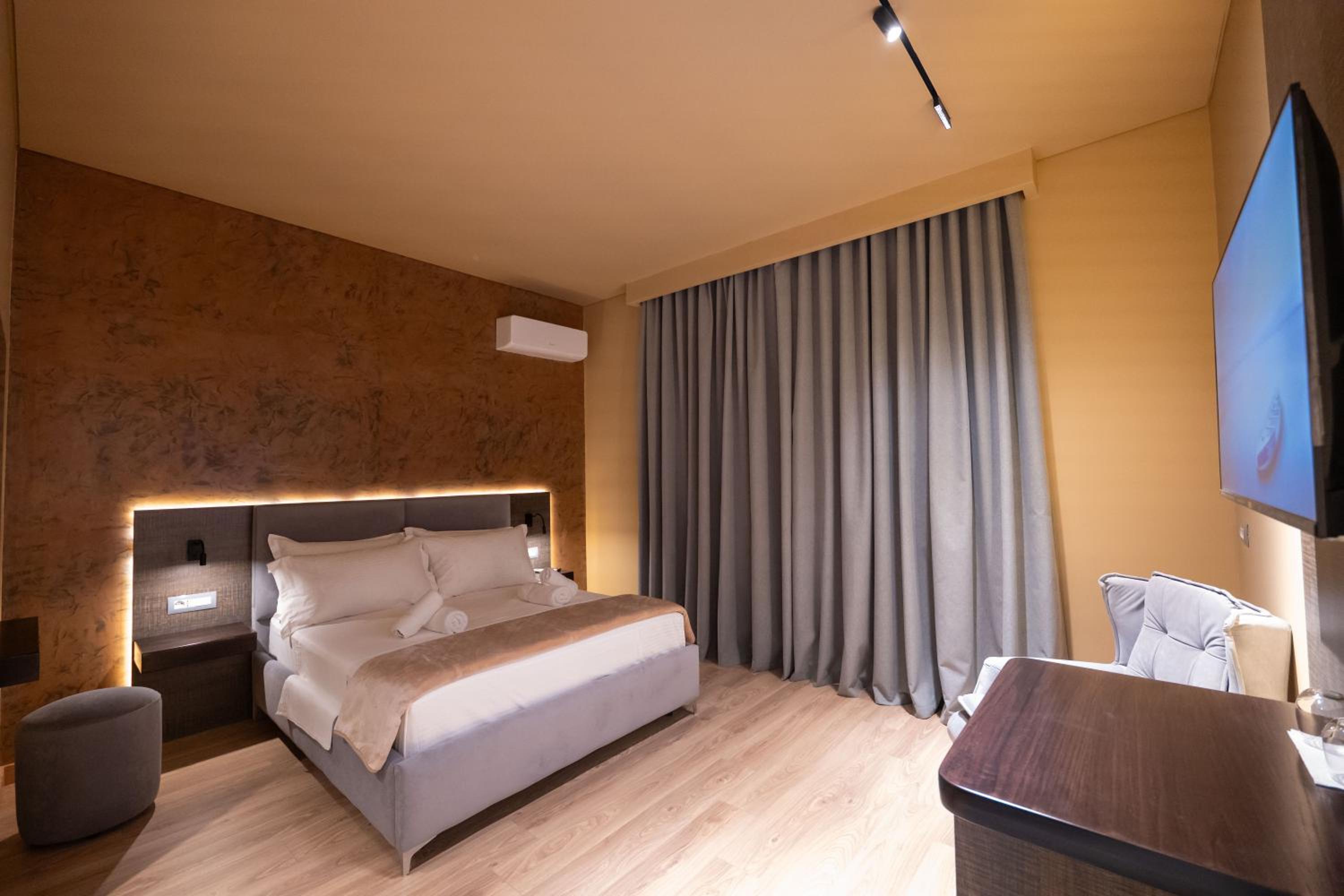 Deluxe Double Room with Balcony