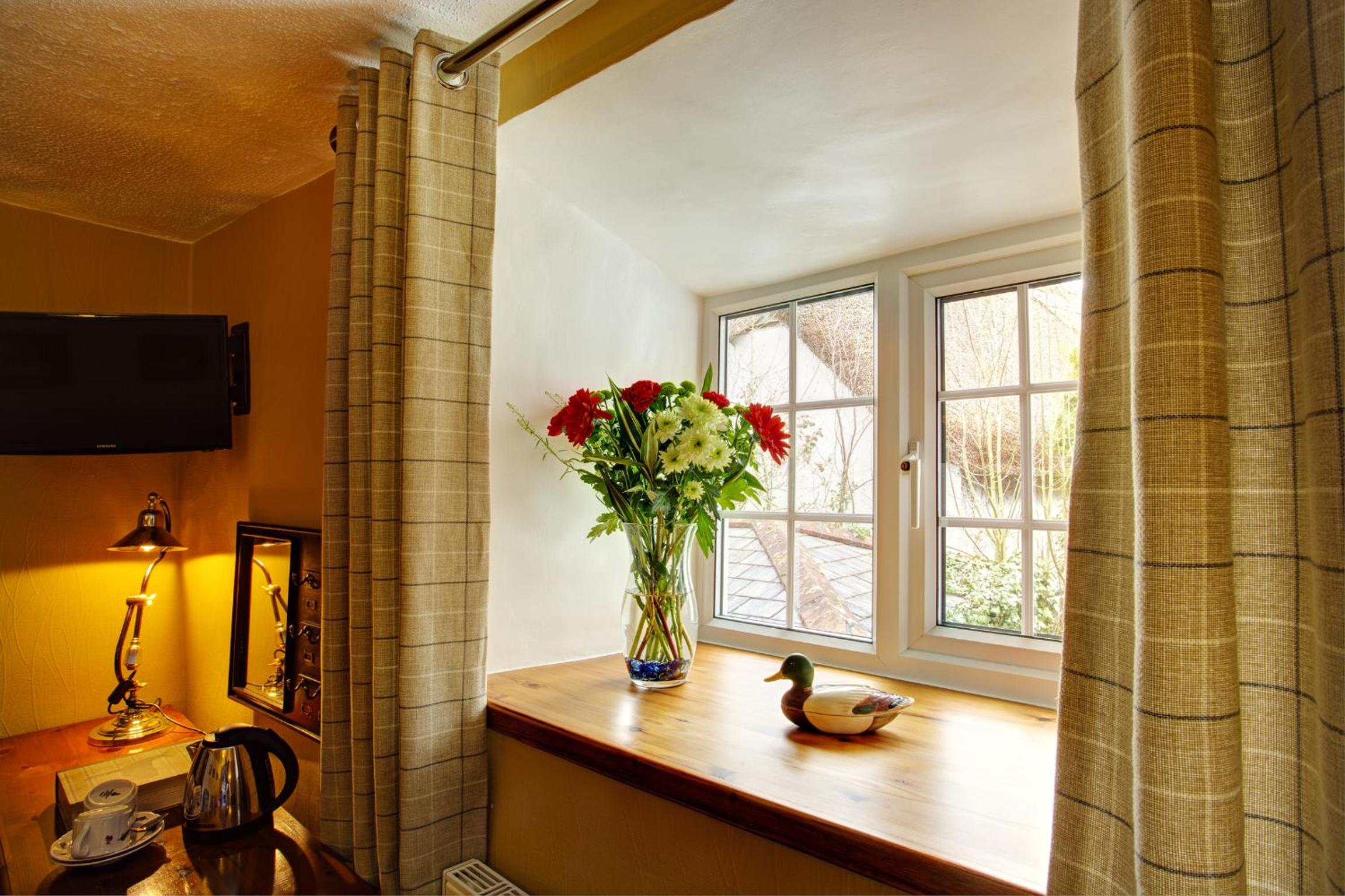 Classic King Room - Photo 11