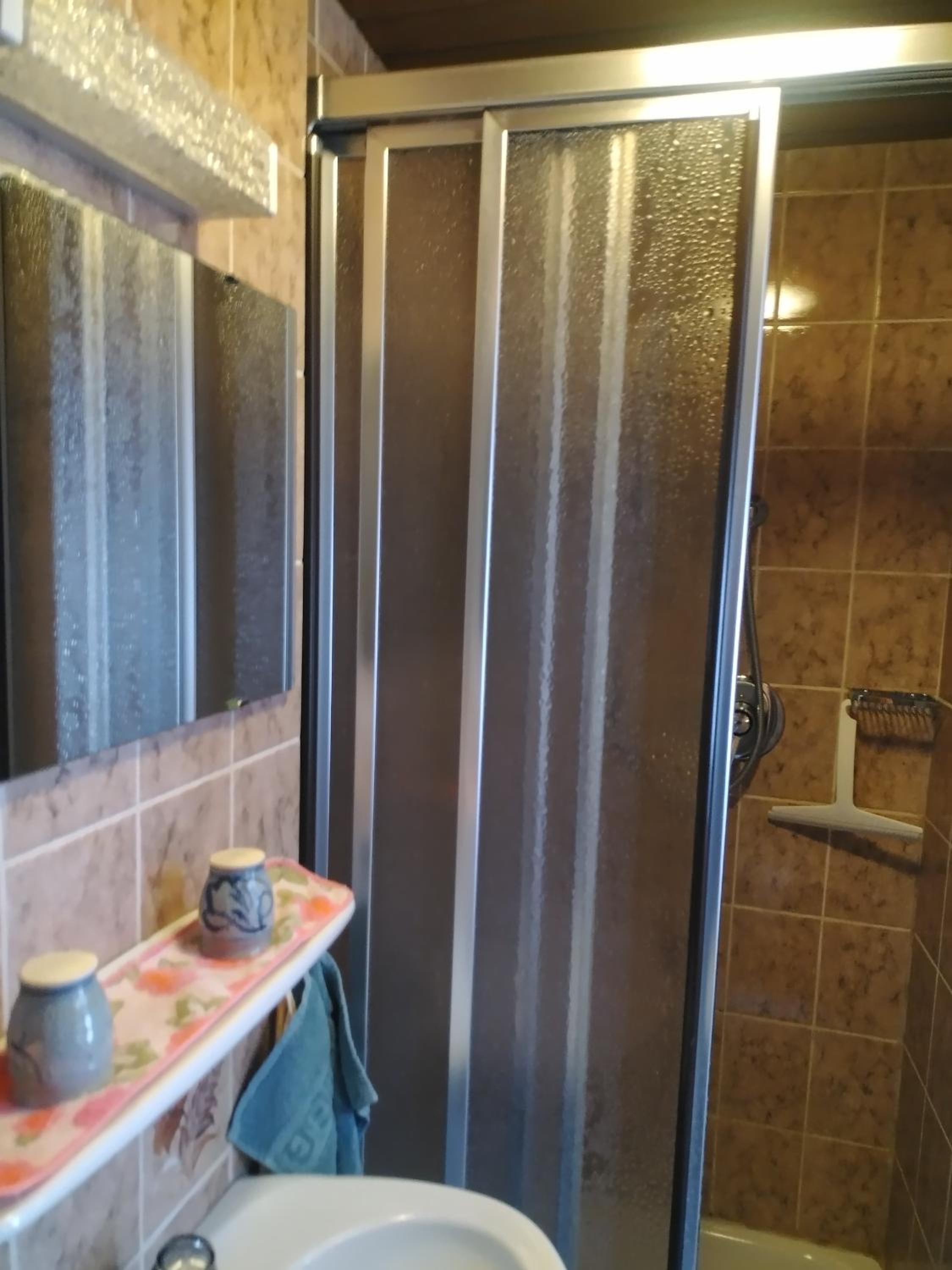 Single Room with Bathroom photo 1