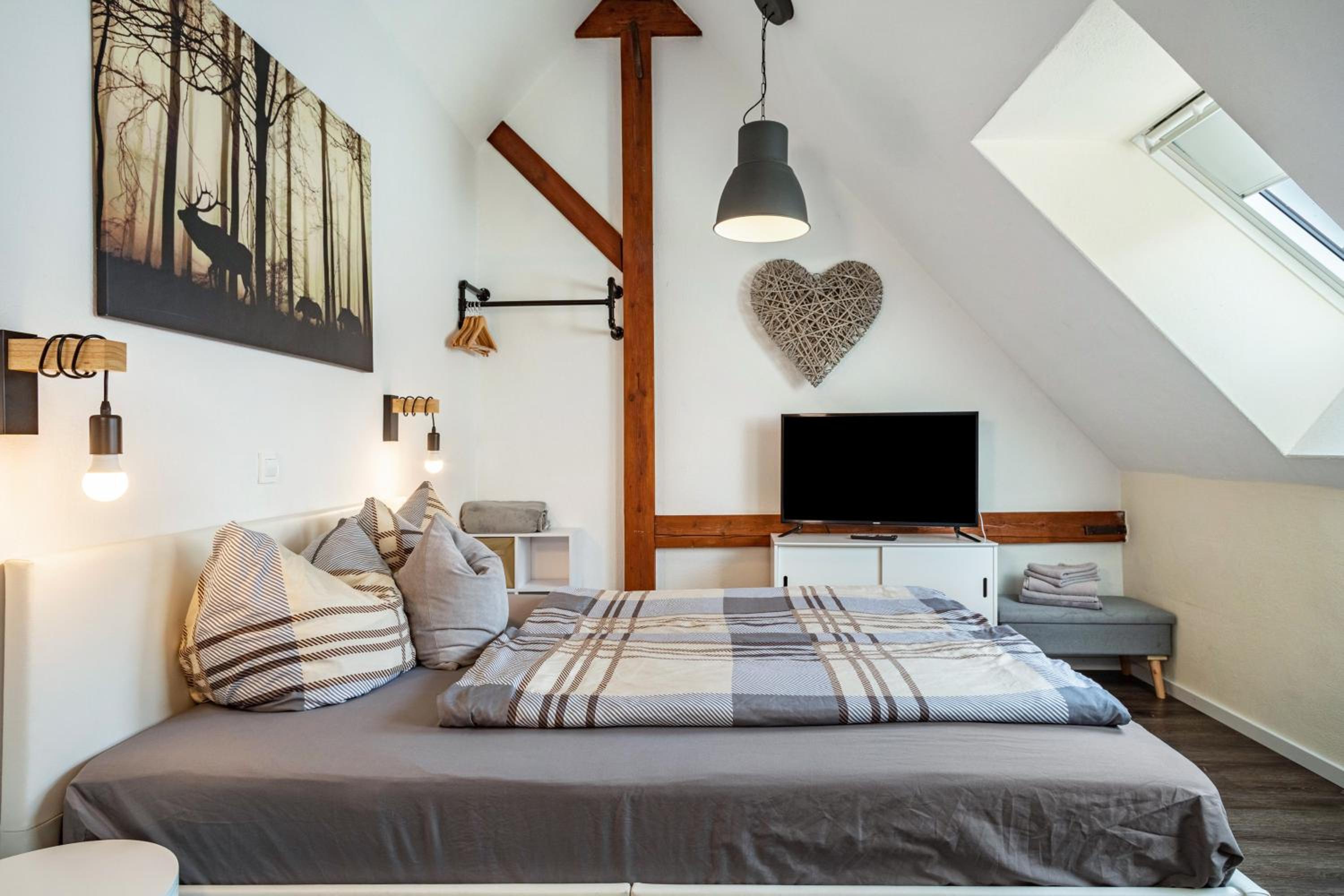 Standard Queen Room