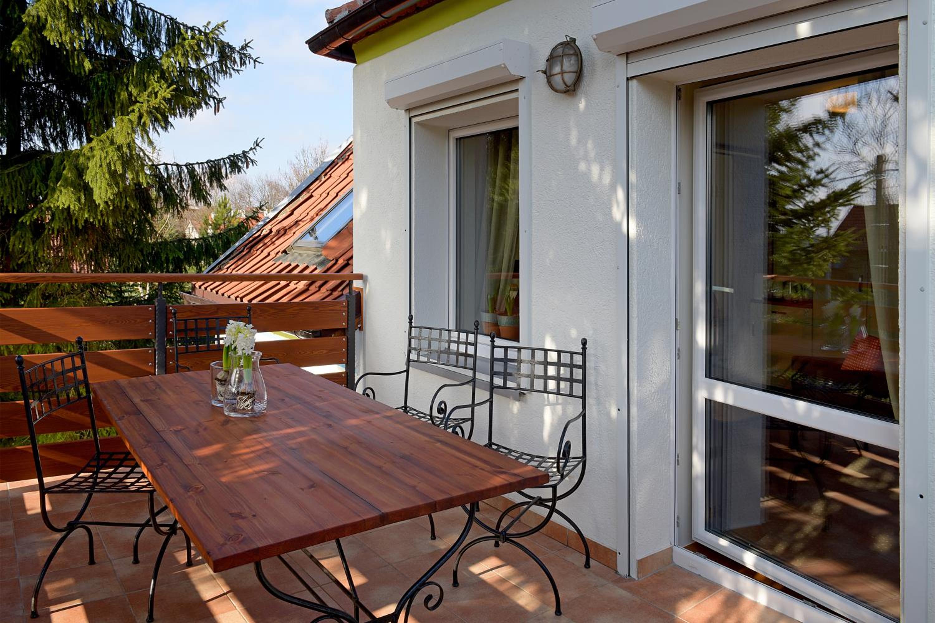 Apartment with Balcony photo 3
