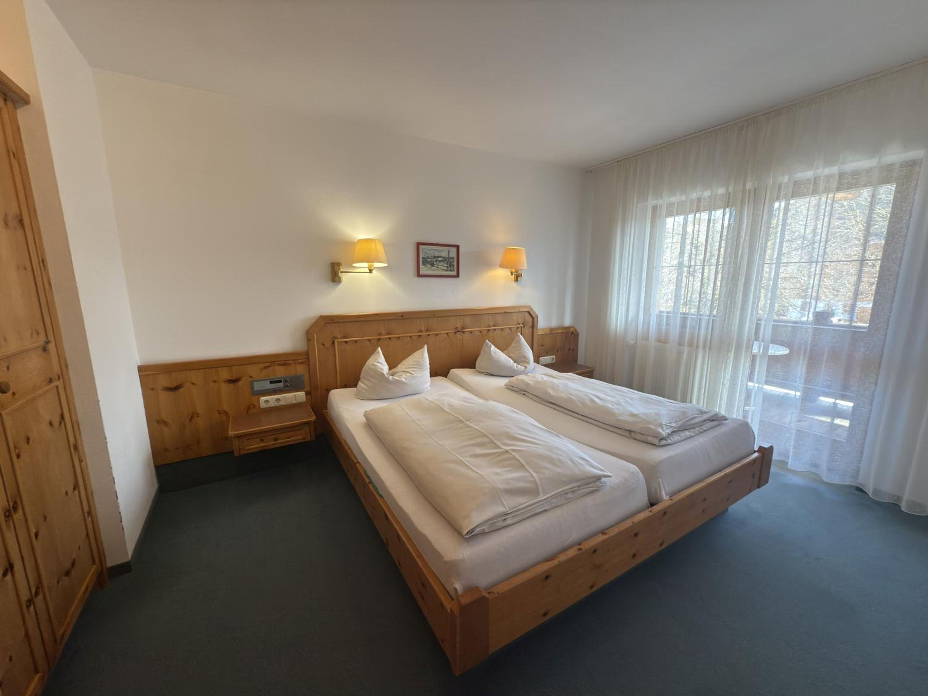 One-Bedroom Apartment with View photo 1
