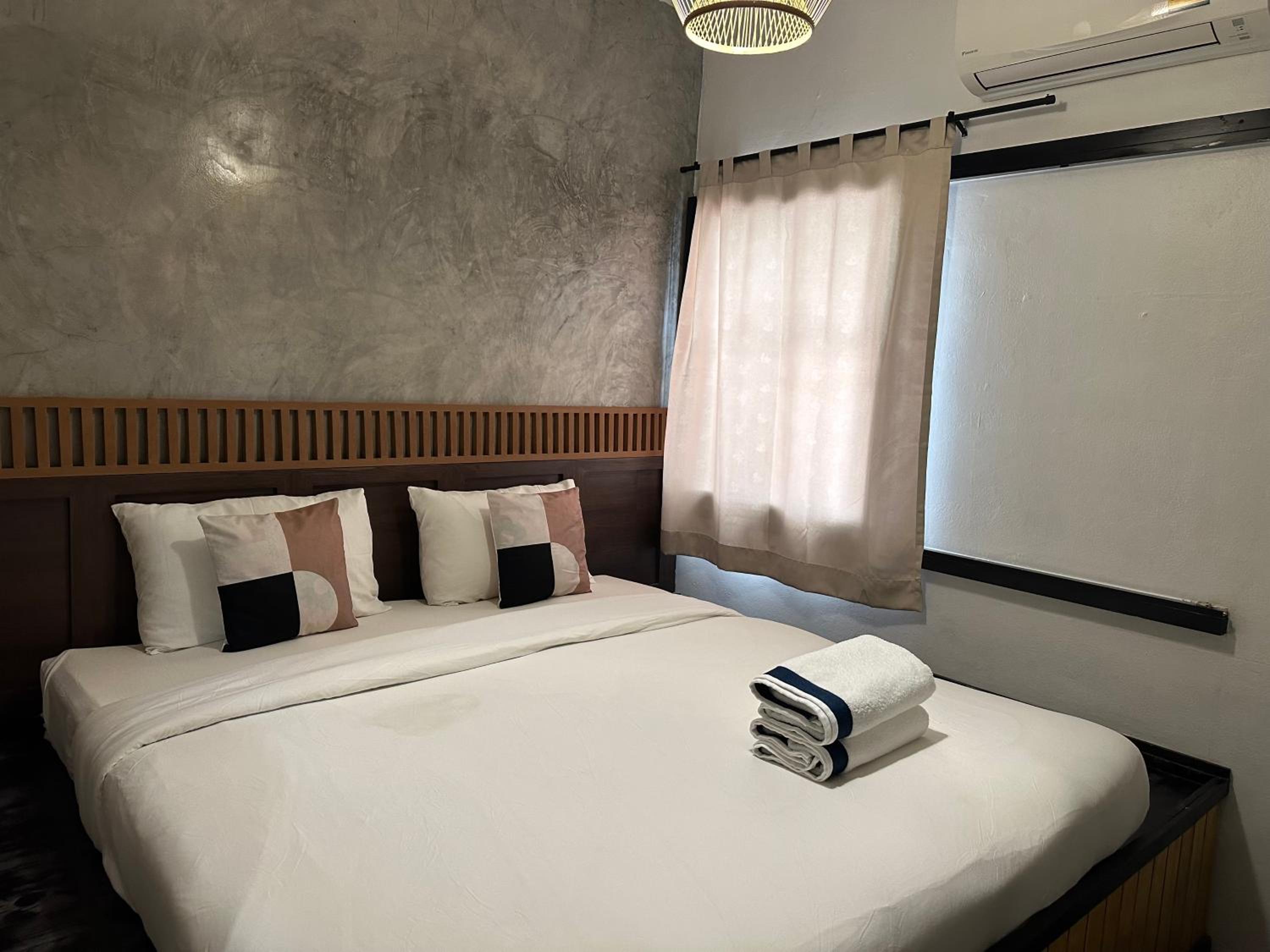 Double Room with Shared Bathroom photo 1