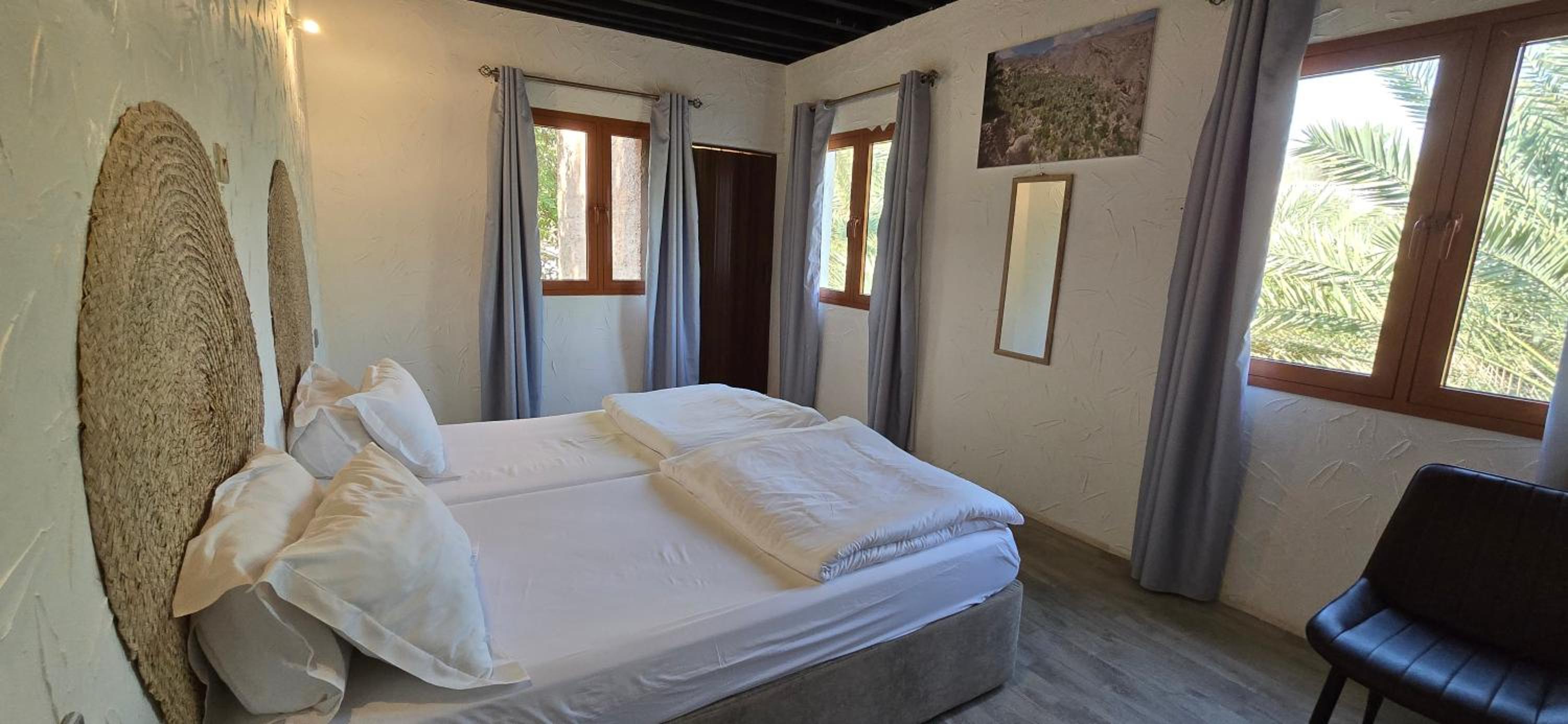 Twin Room with Private Bathroom photo 3