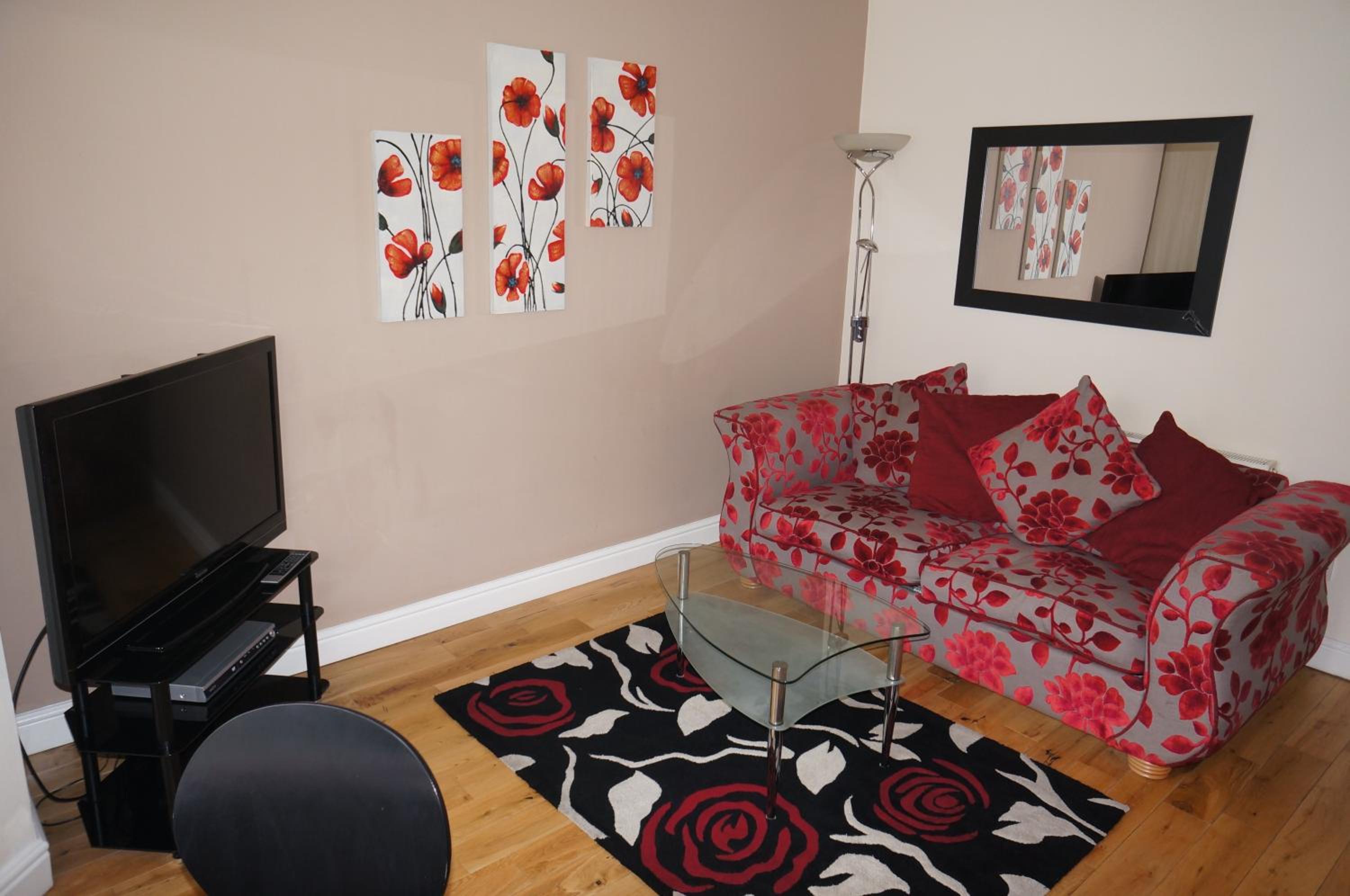 Apartment - Ground Floor photo 2