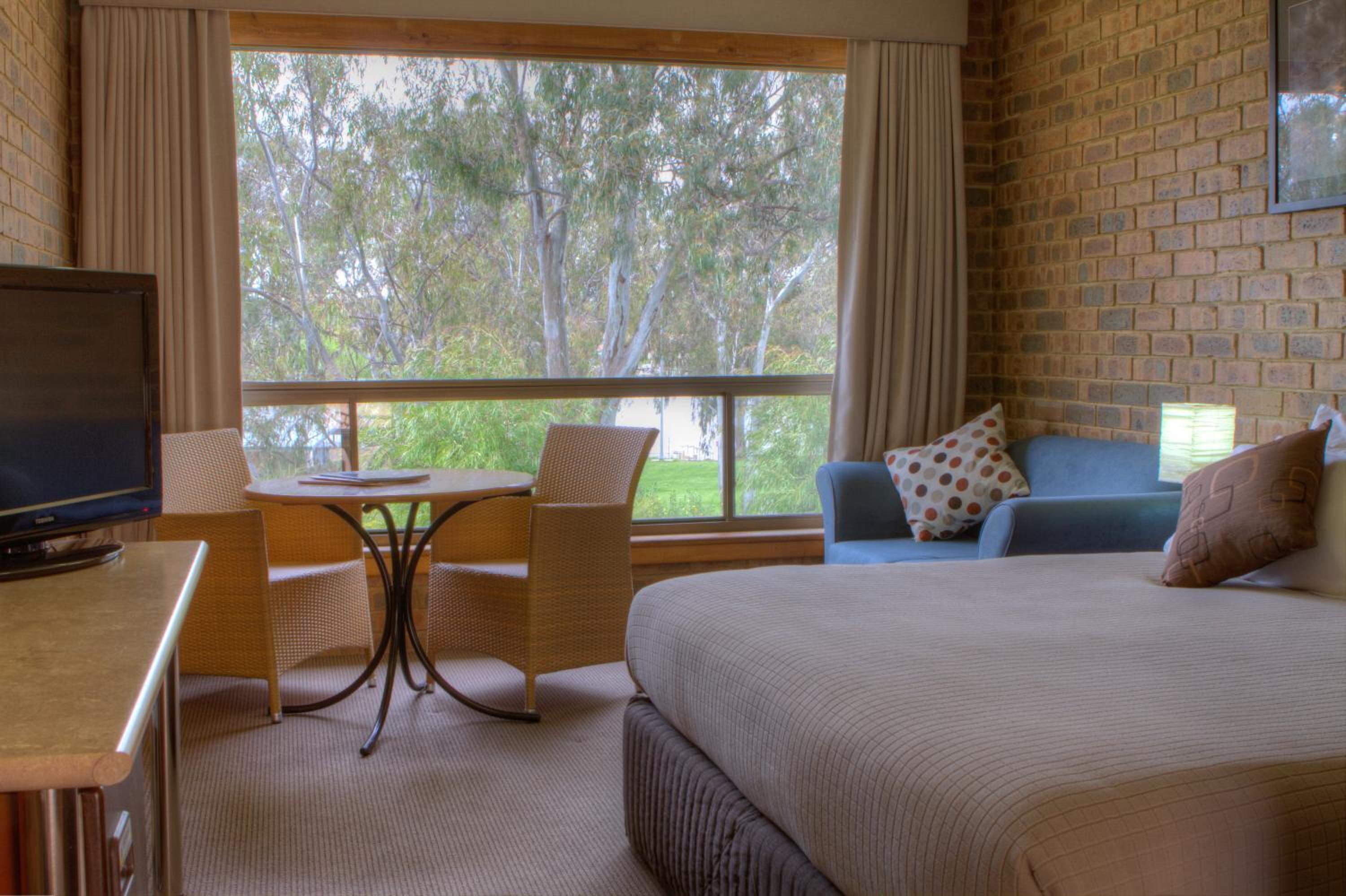 King Suite with River View  photo 3