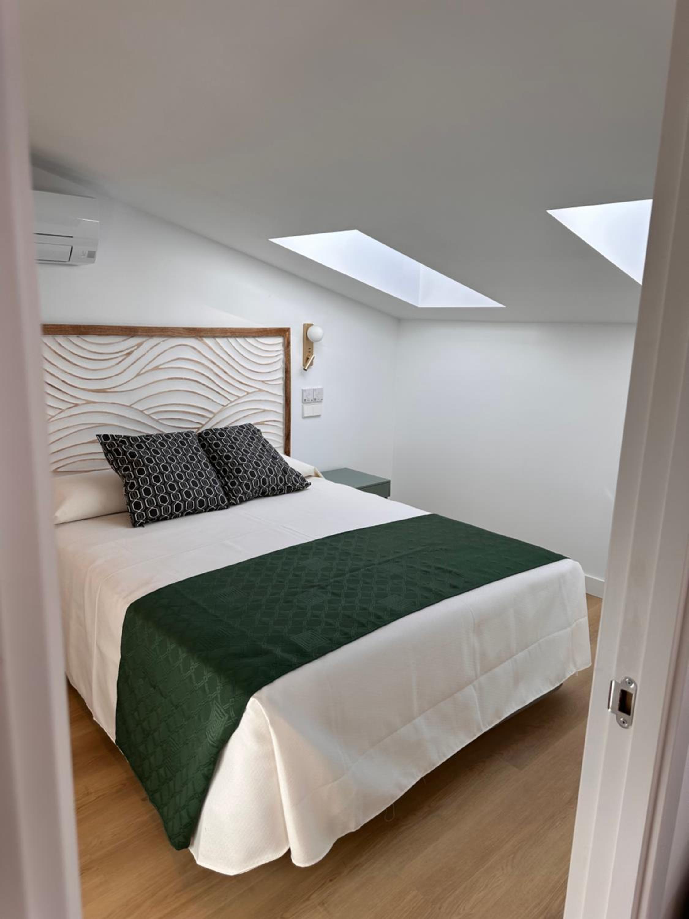 Two-Bedroom Deluxe Apartment photo 2