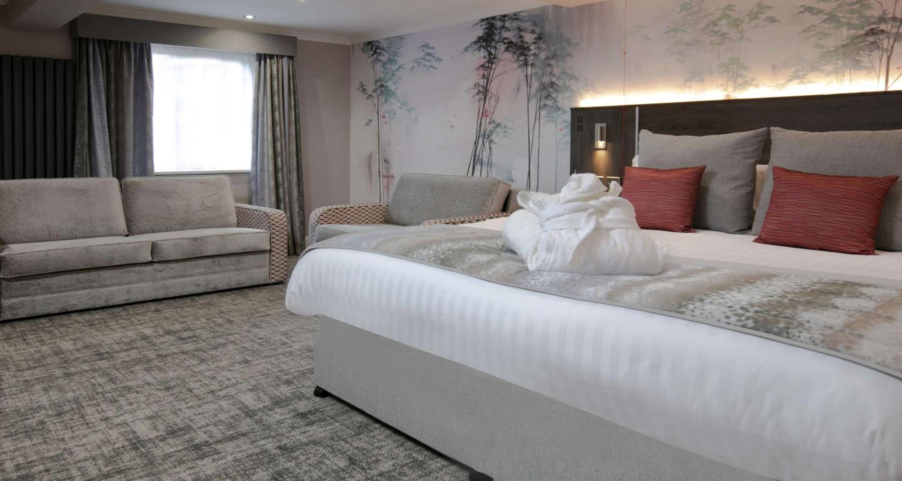 Executive King Room with Walk-In Shower - Mobility Accessible/Non-Smoking - Photo 1