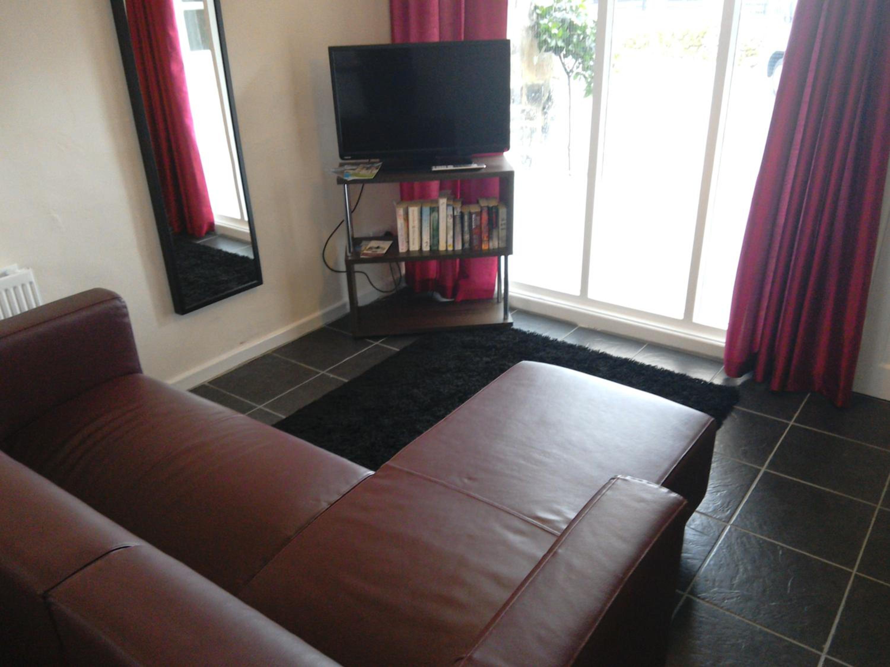 Two-Bedroom Apartment photo 2