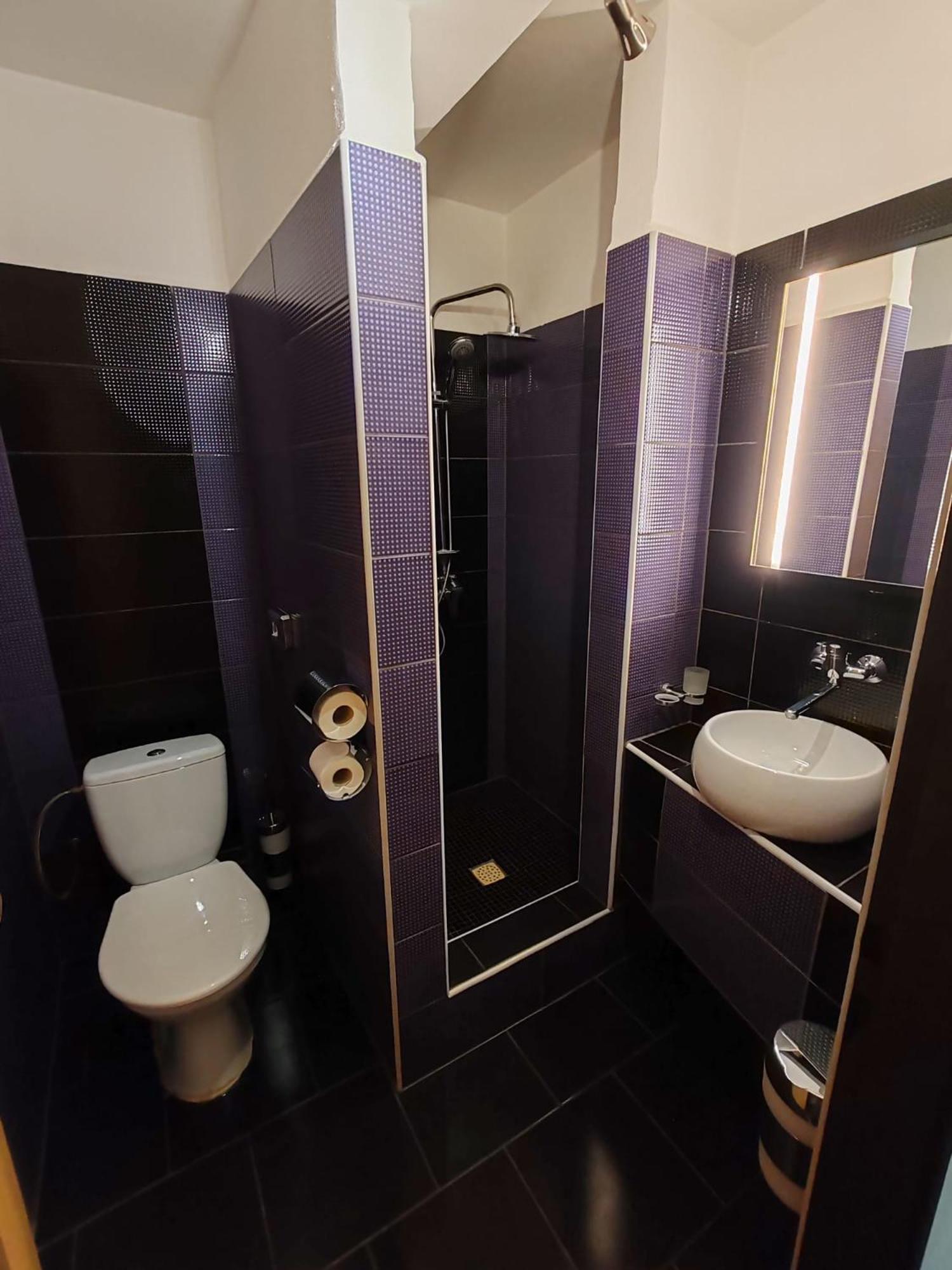 Standard Twin Room - Photo 2