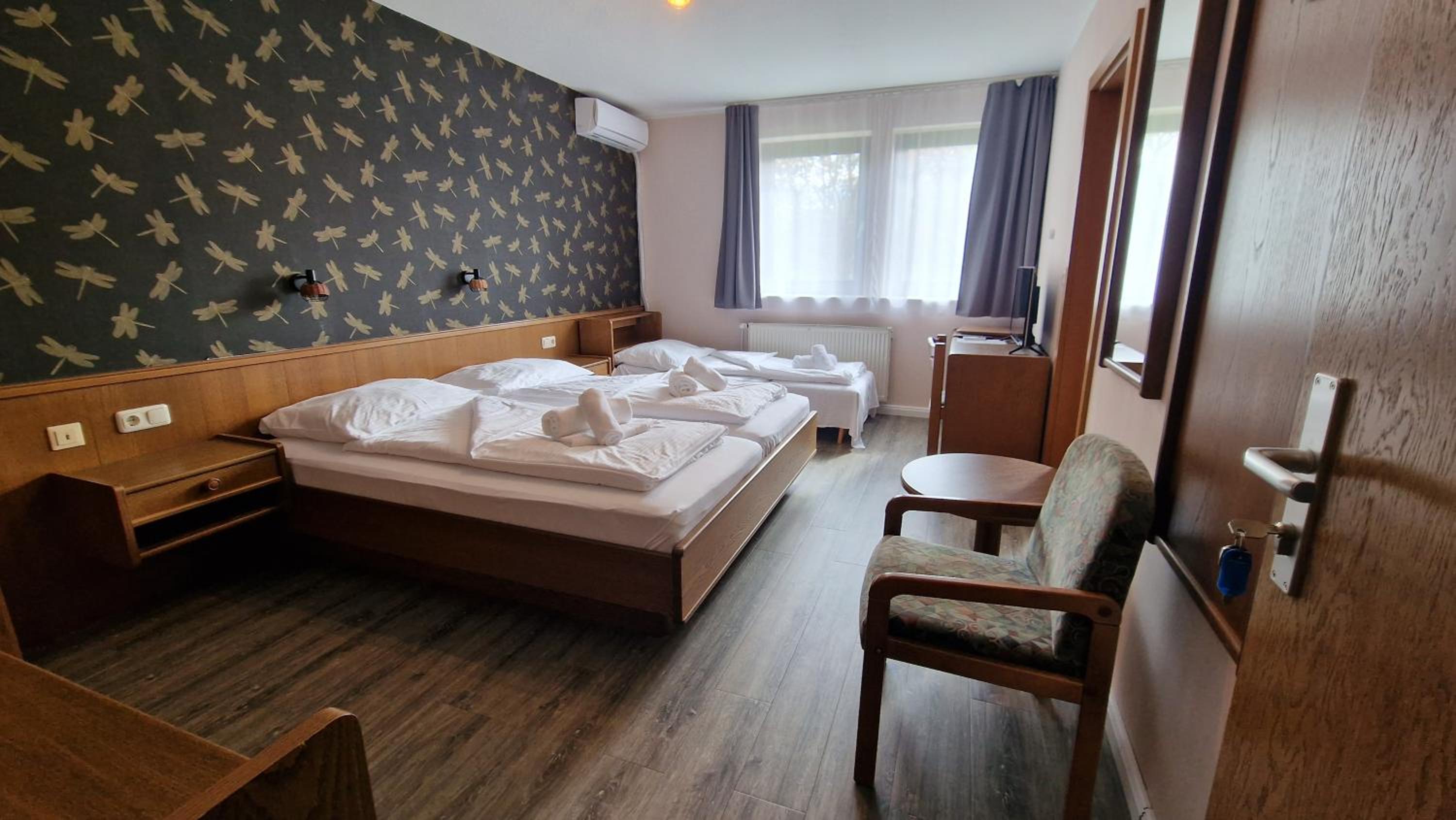 Standard Triple Room photo 2