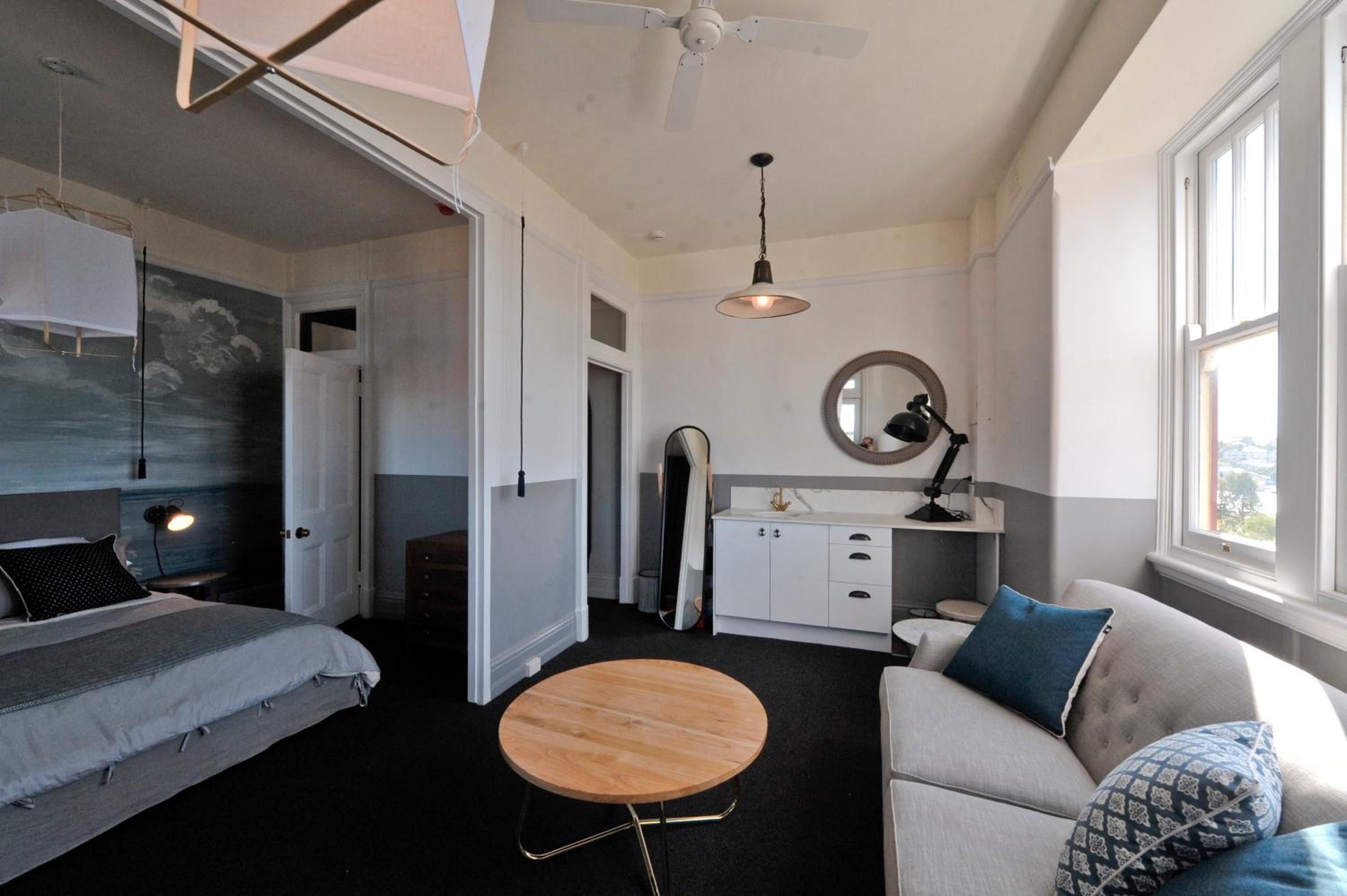 Suite with Balcony thumbnail 5