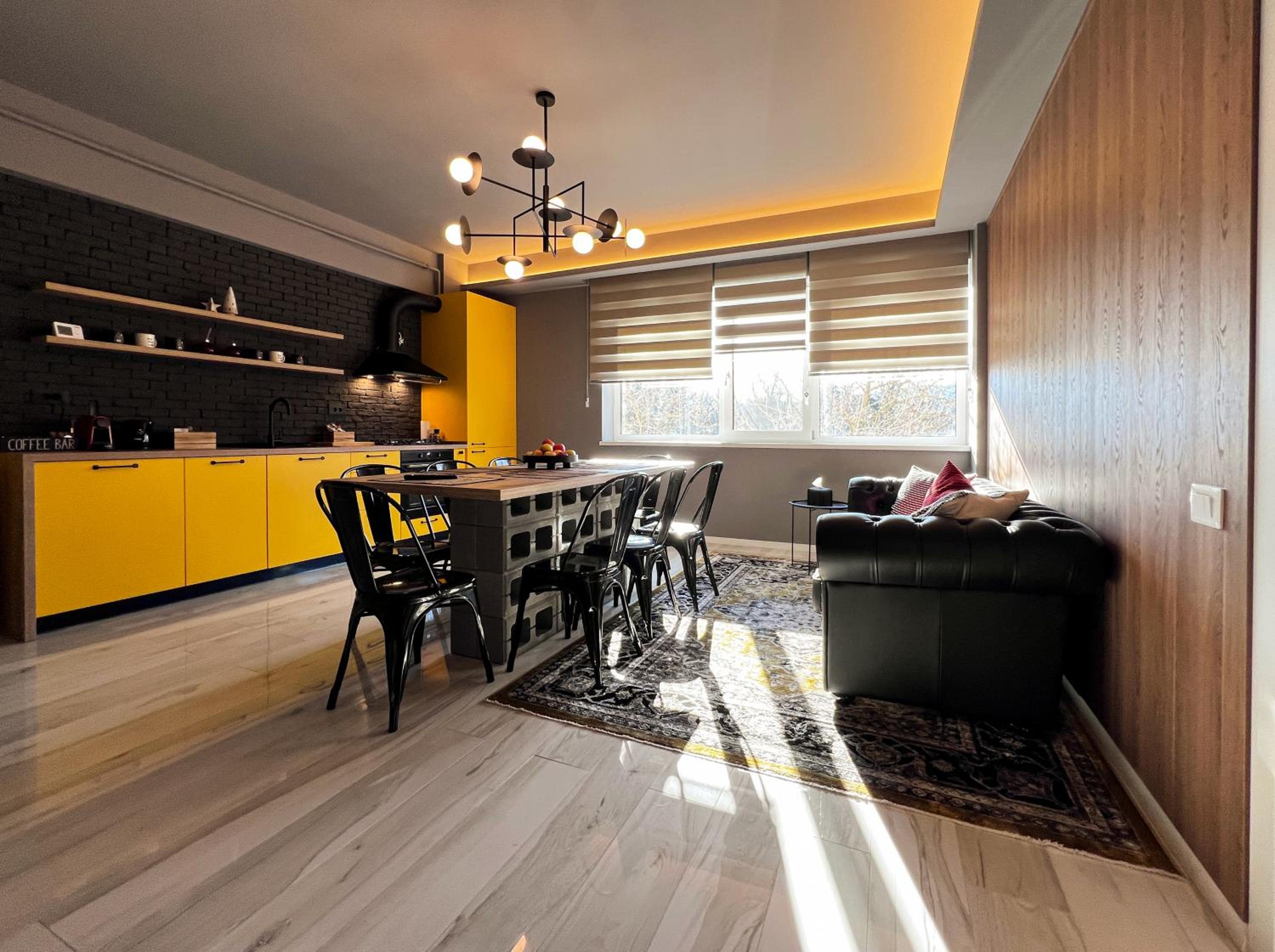 Two-Bedroom Deluxe Apartment with Balcony