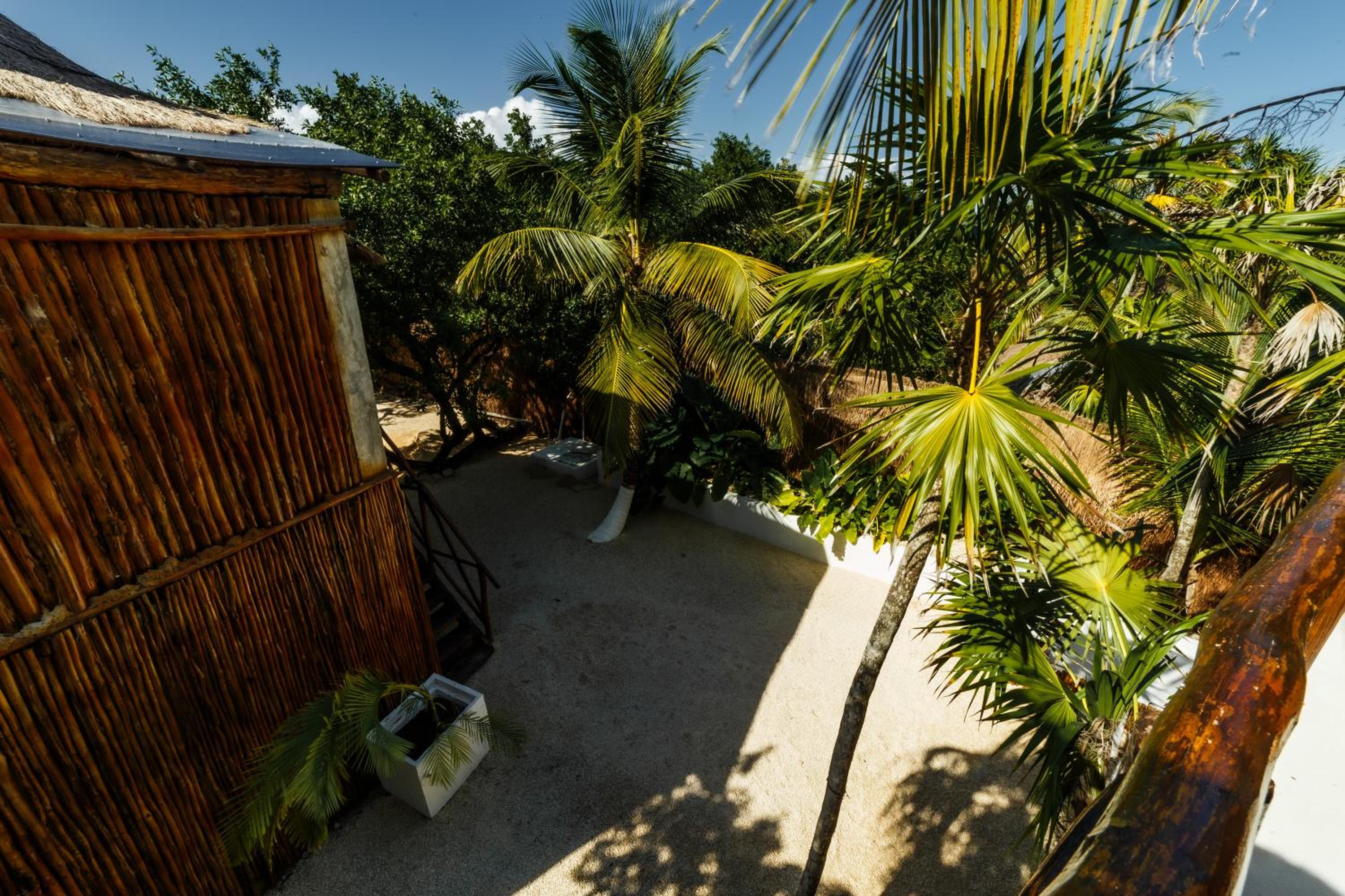 Triple Room with Private Bathroom - Photo 7