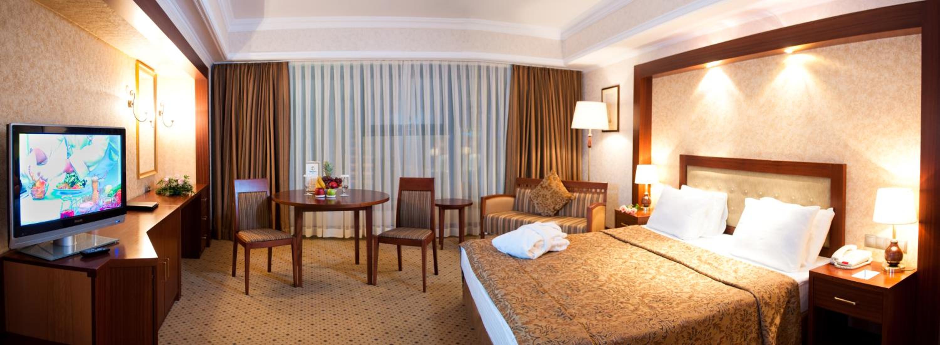 Standard Double Room with Bayterek View - Photo 5