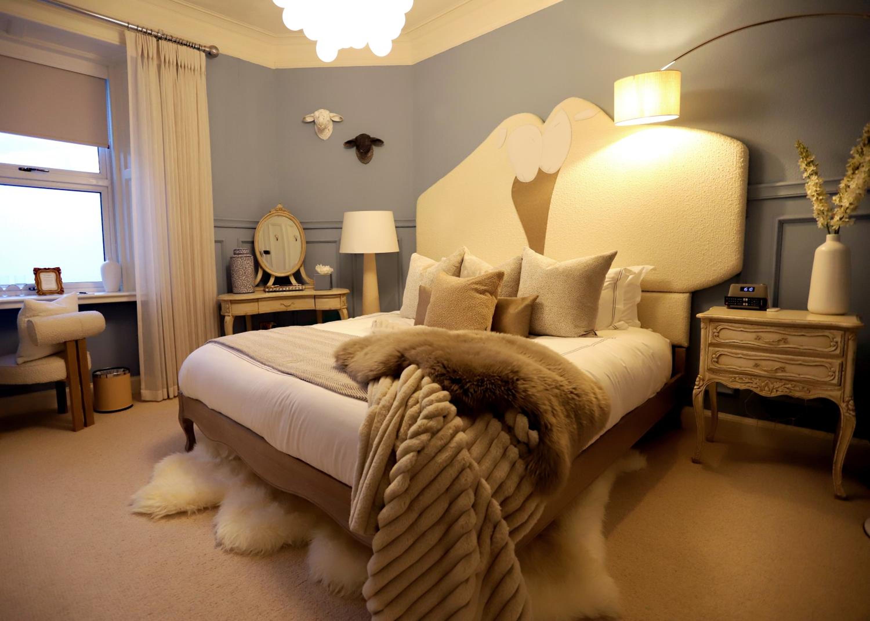 Superior King Room photo 3