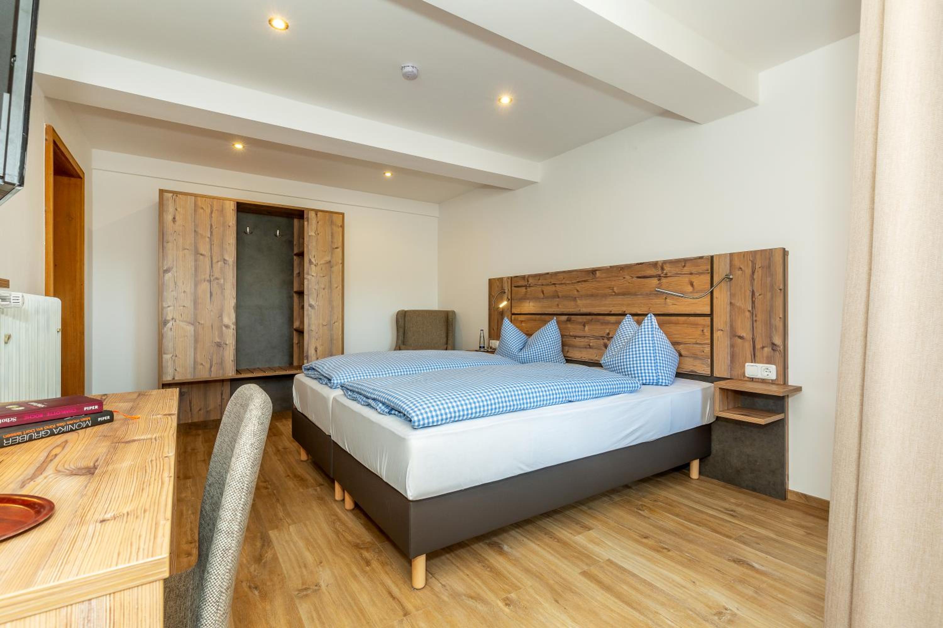 Double Room - Photo 3