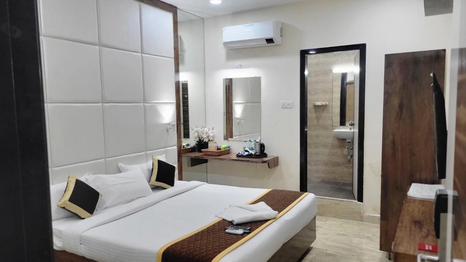 Deluxe Double Room - Photo 1