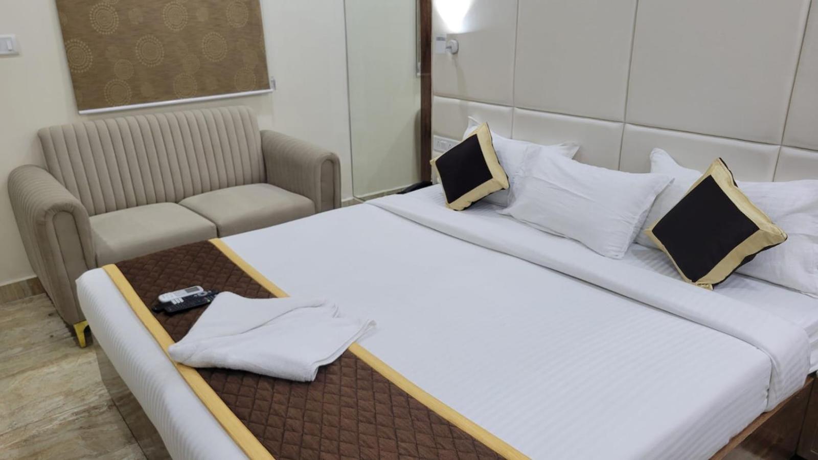 Deluxe Double Room - Photo 7