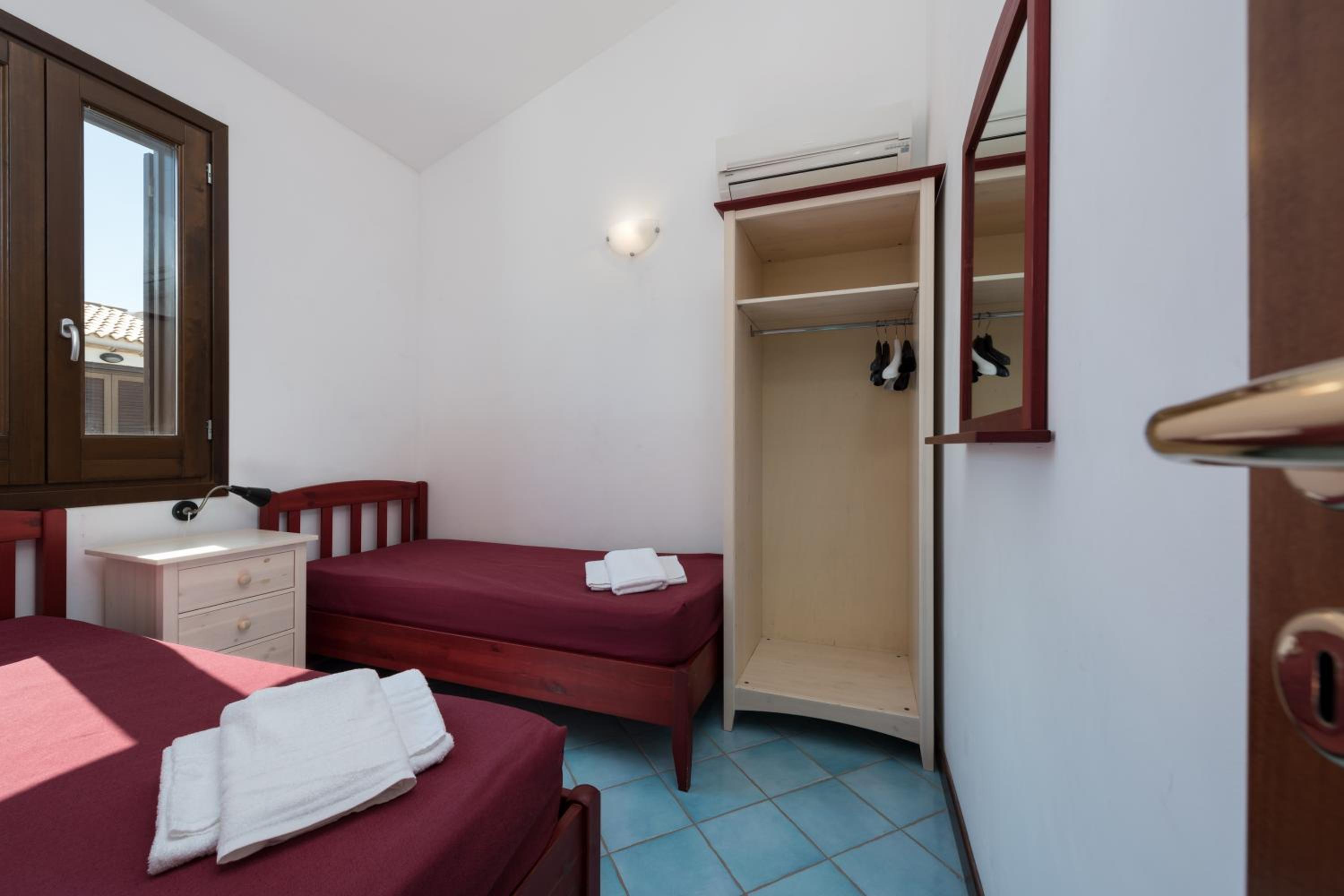Two-Bedroom House - Photo 6