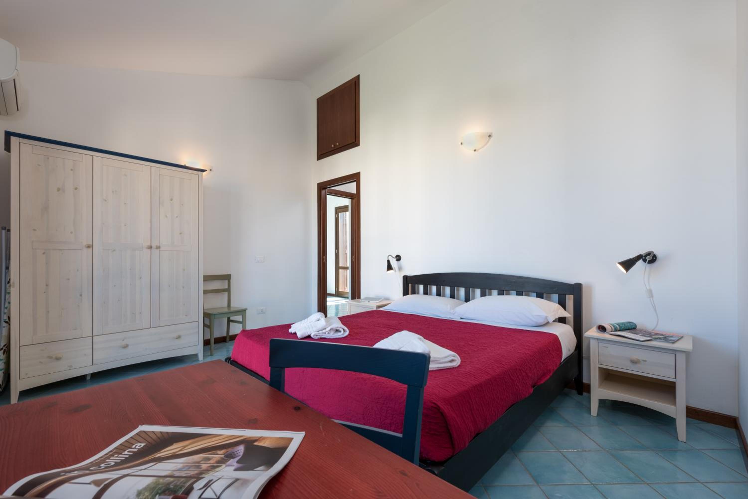 Two-Bedroom House - Photo 4