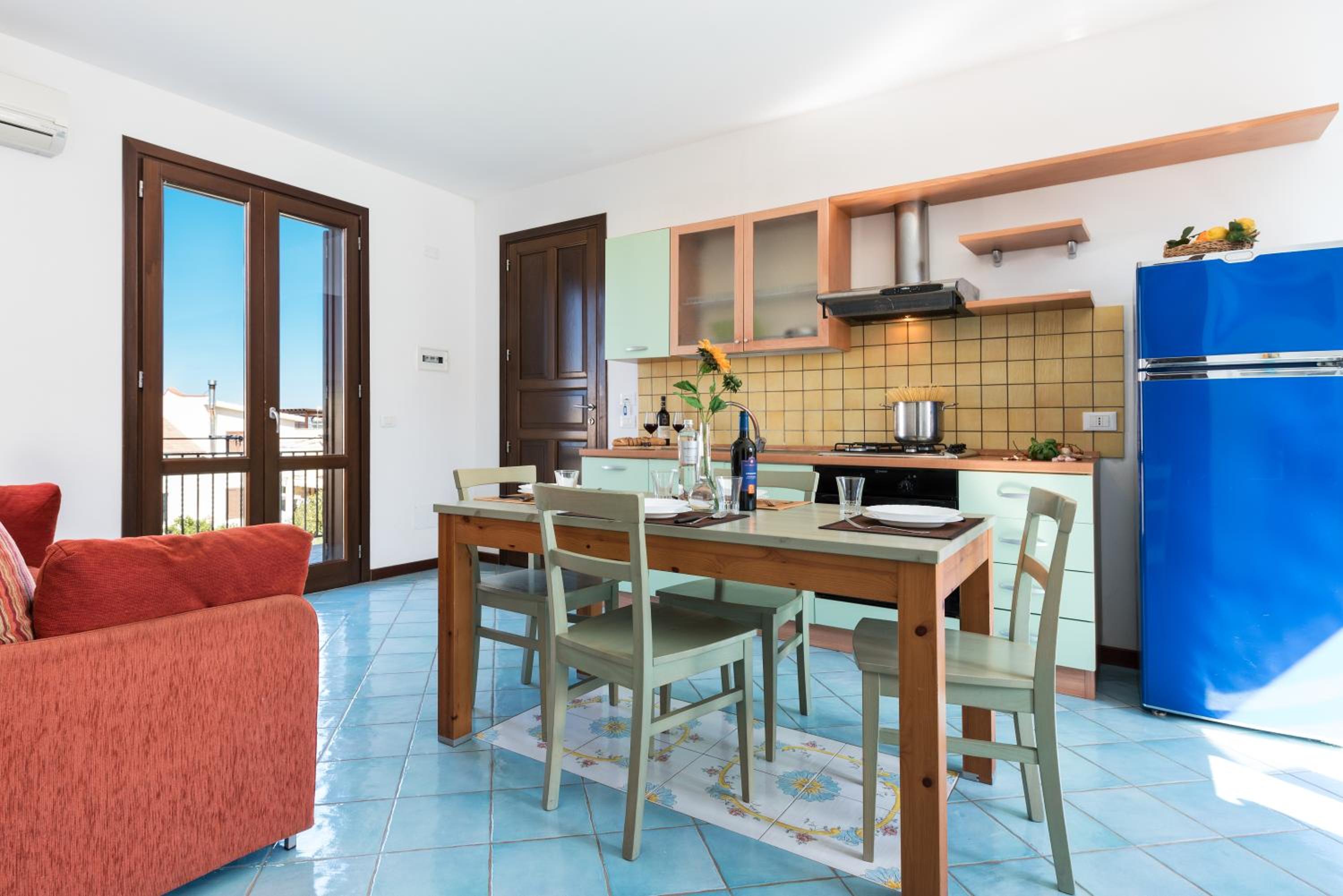 Two-Bedroom House - Photo 11