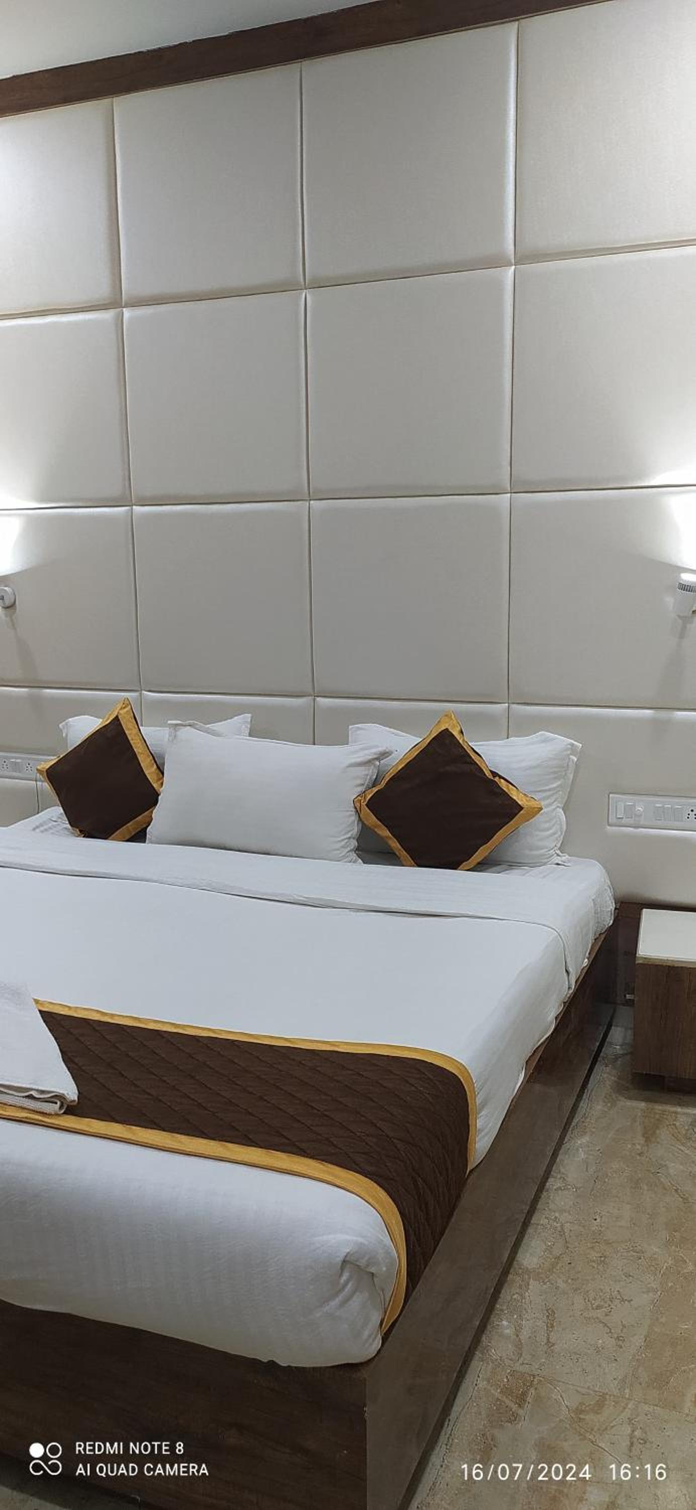 Suite - Photo 8