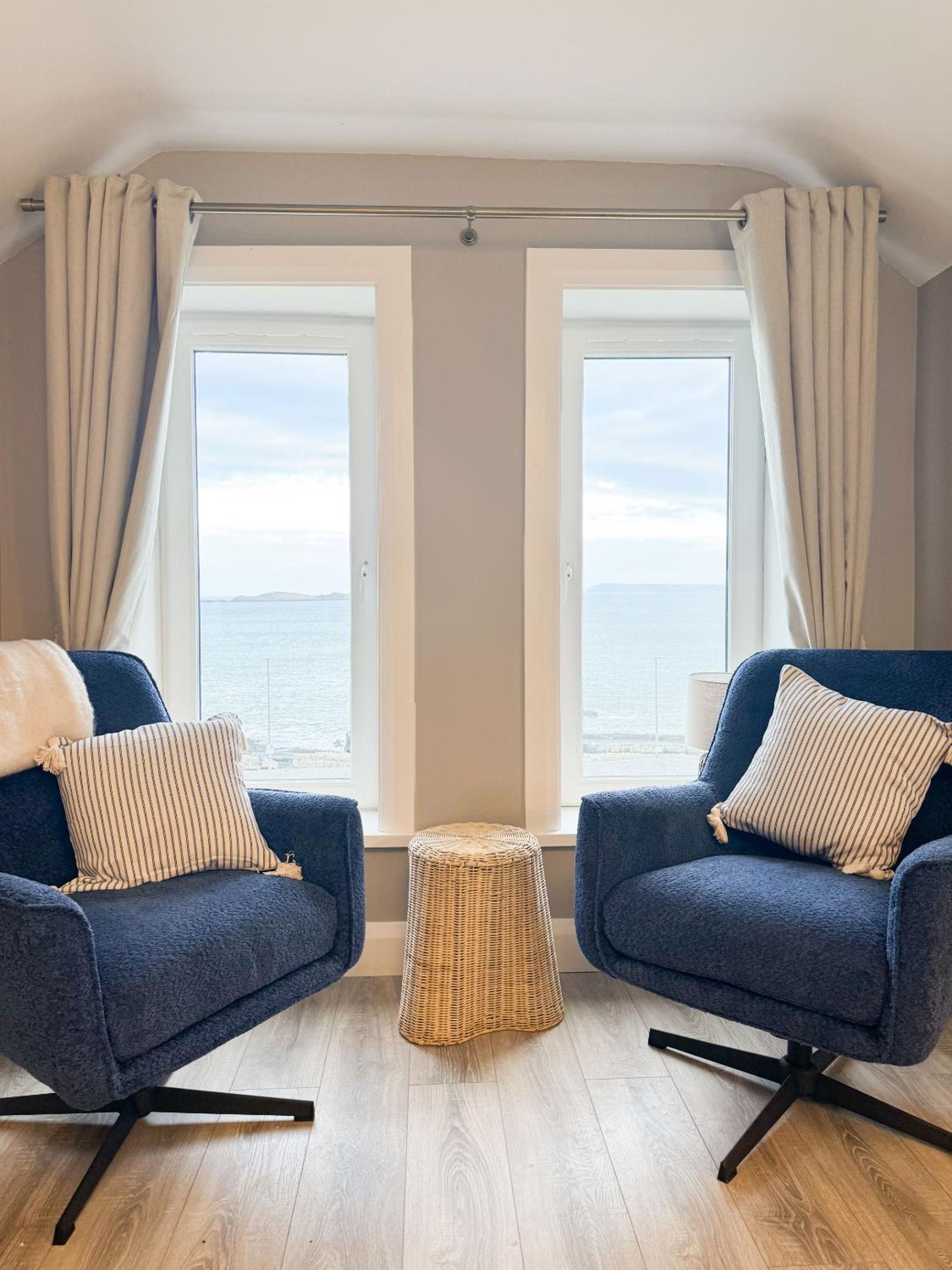One-Bedroom Apartment with Sea View photo 3