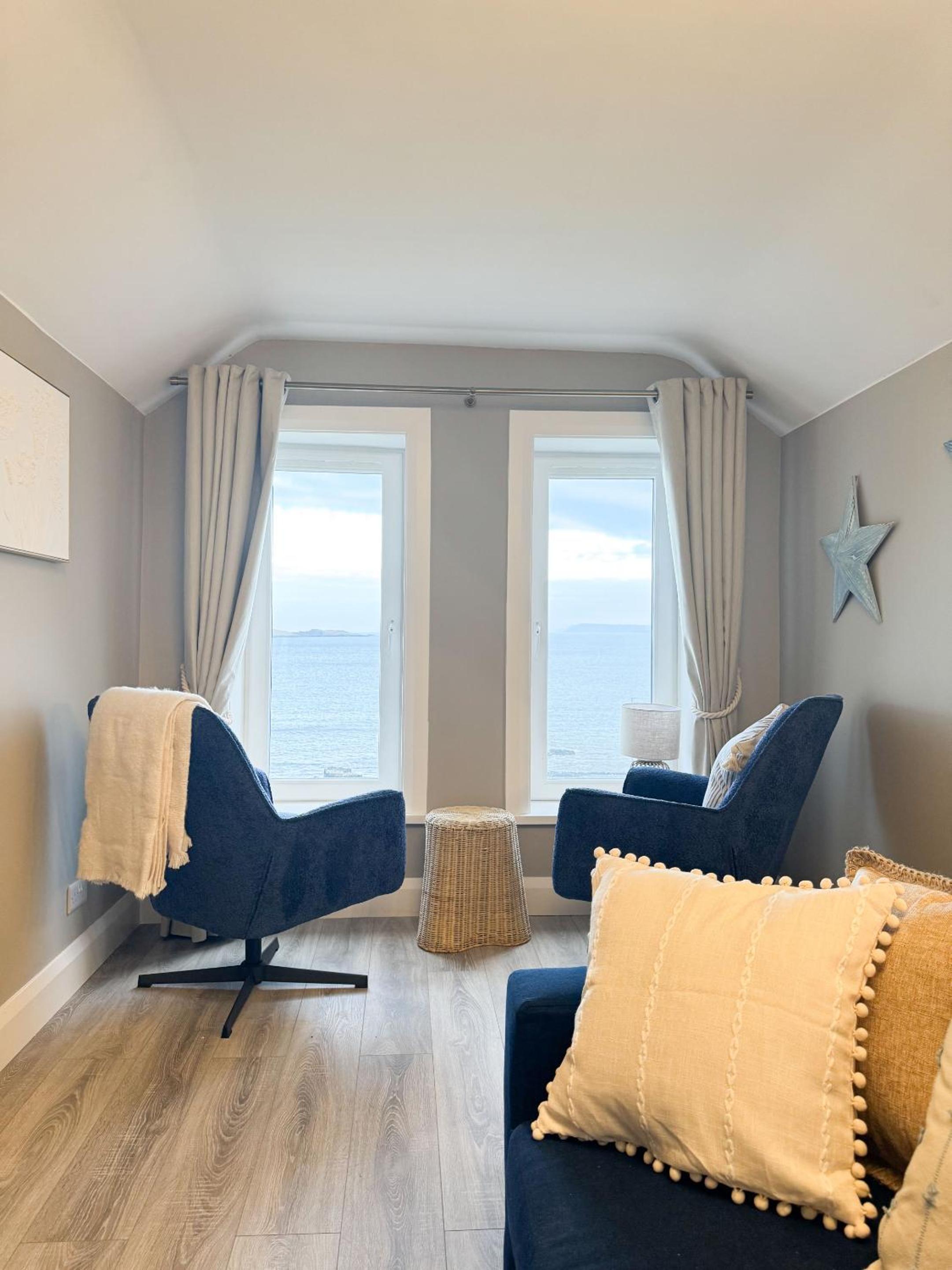 One-Bedroom Apartment with Sea View photo 1