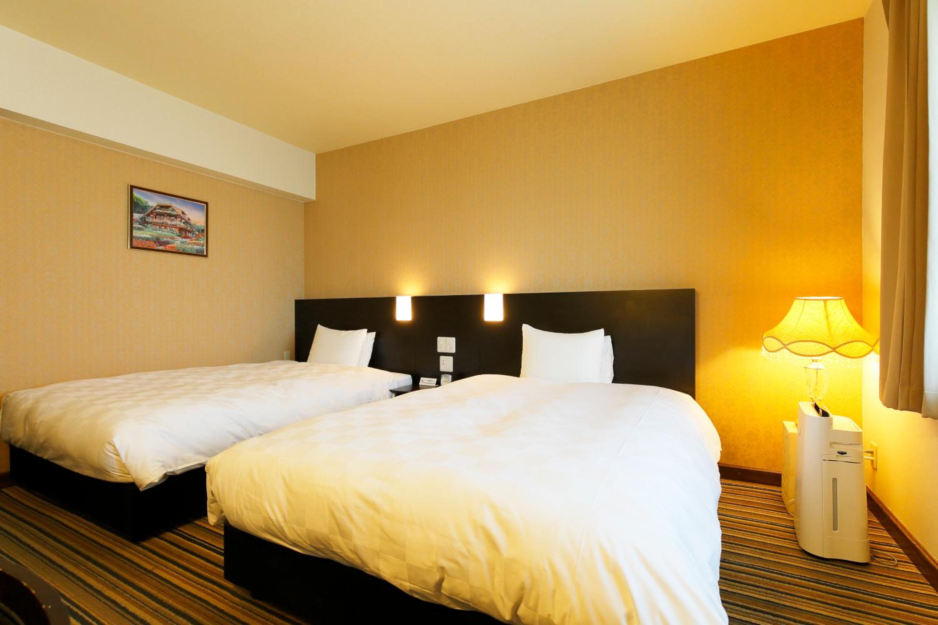 Standard Twin Room - Non-Smoking photo 2