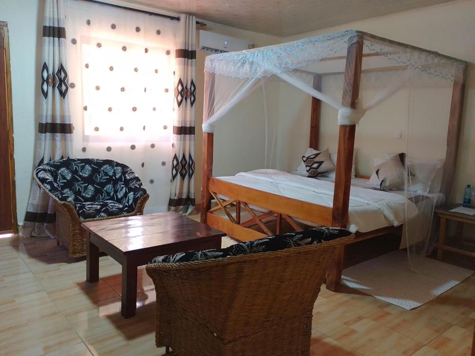 Deluxe Queen Room