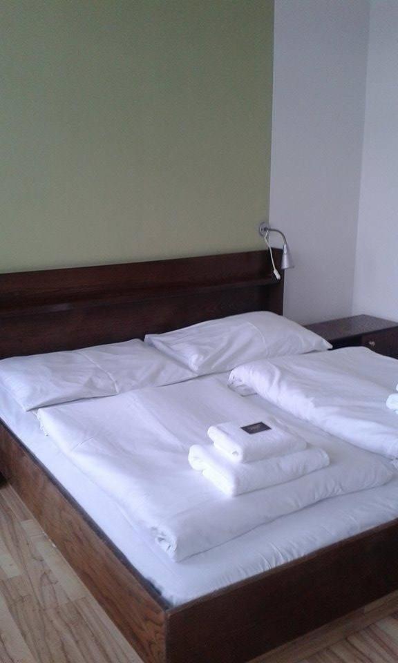 Double or Twin Room - Photo 10