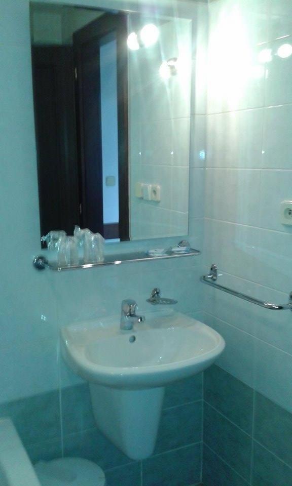 Double or Twin Room - Photo 15