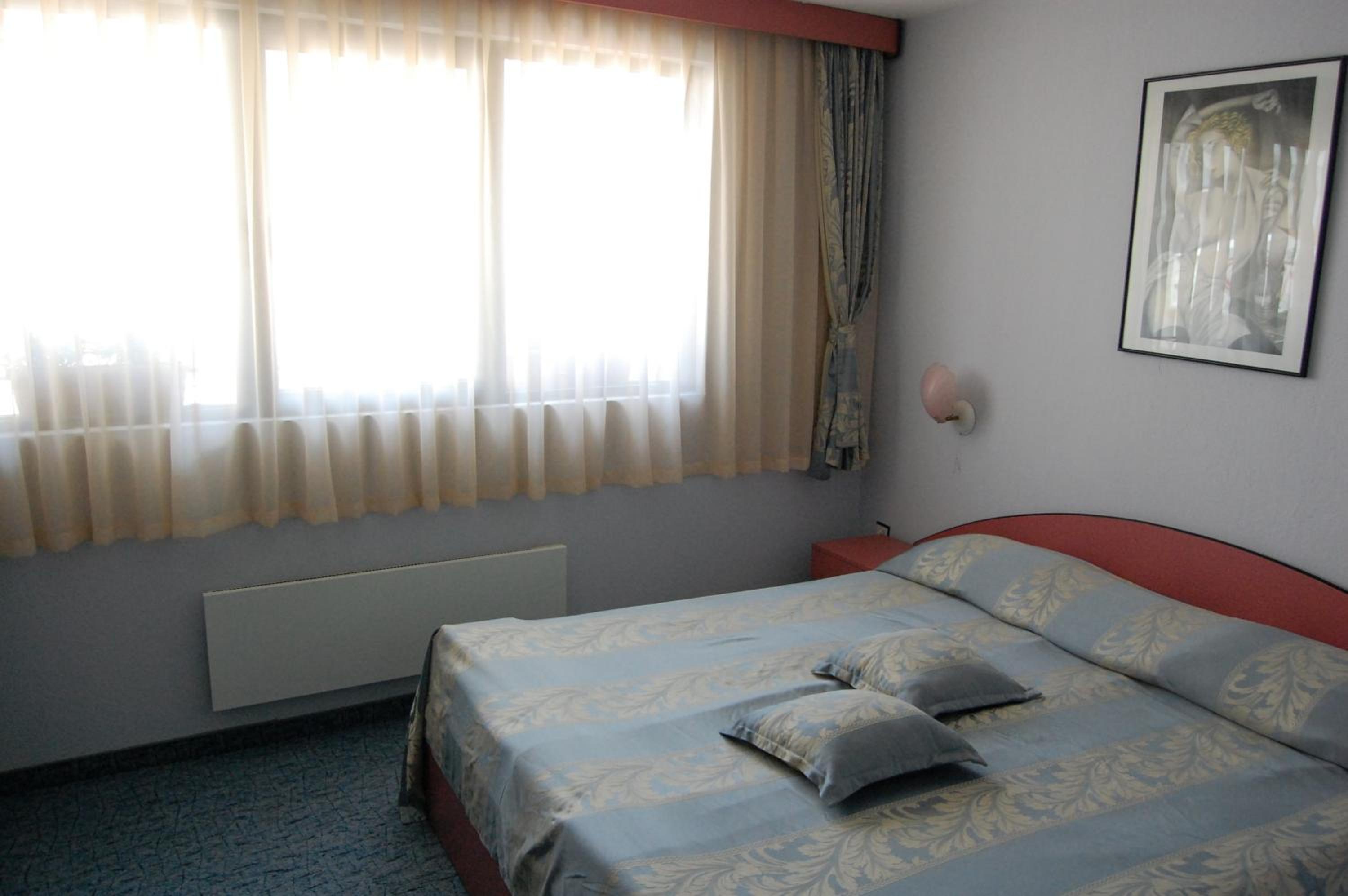 One-Bedroom Suite photo 2
