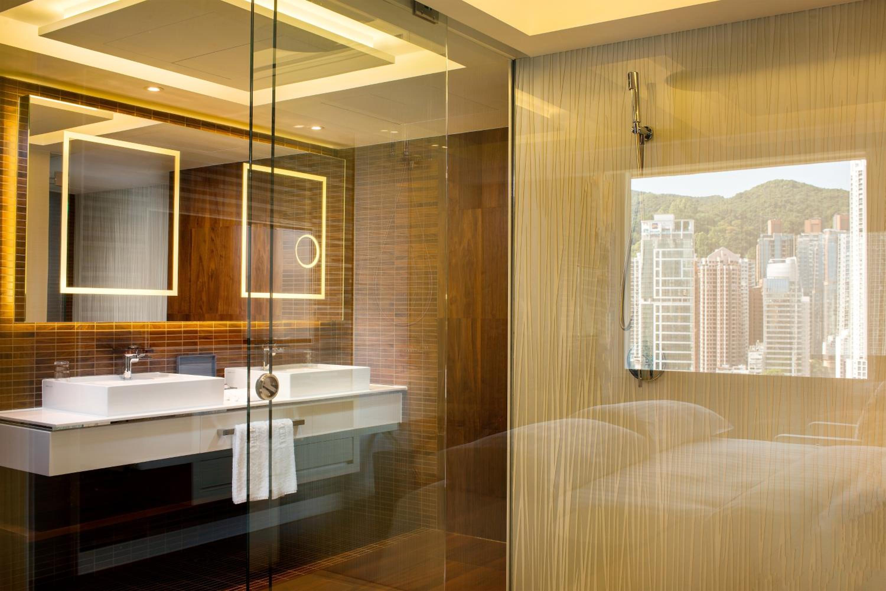 Park Lane Suite With Park And Harbour View