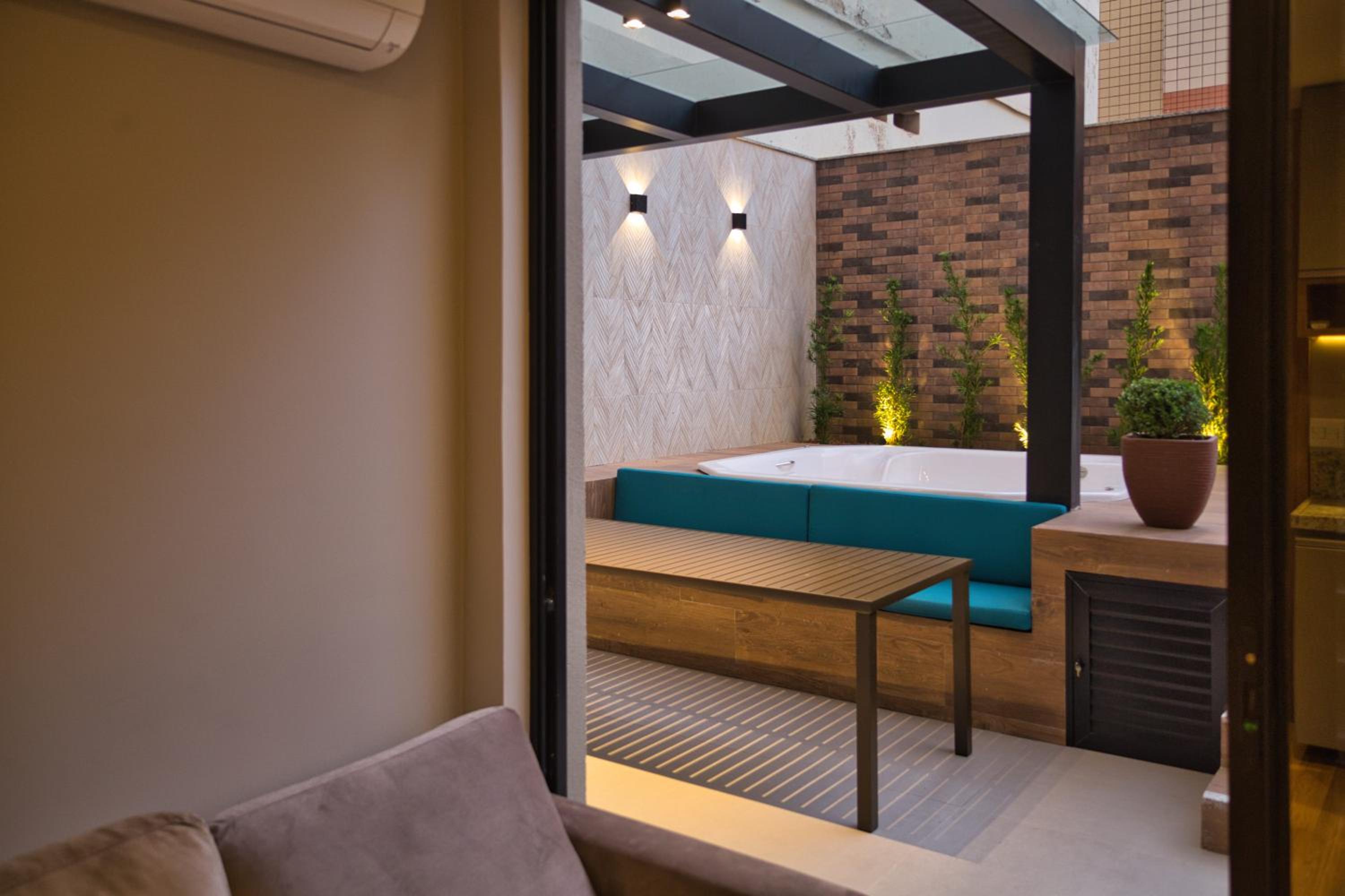 Life Residence — Studio with Spa Bath