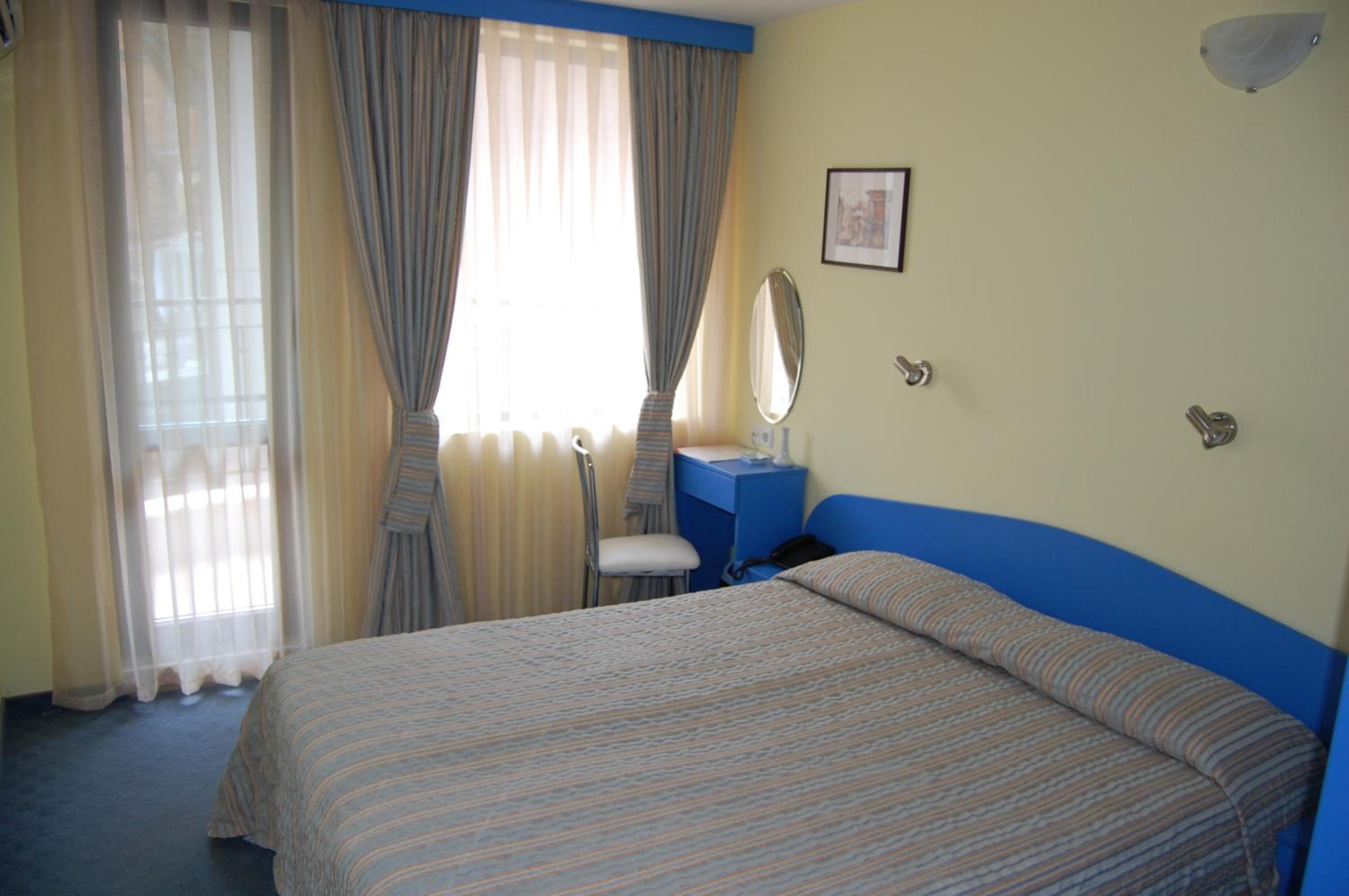 One-Bedroom Suite photo 3