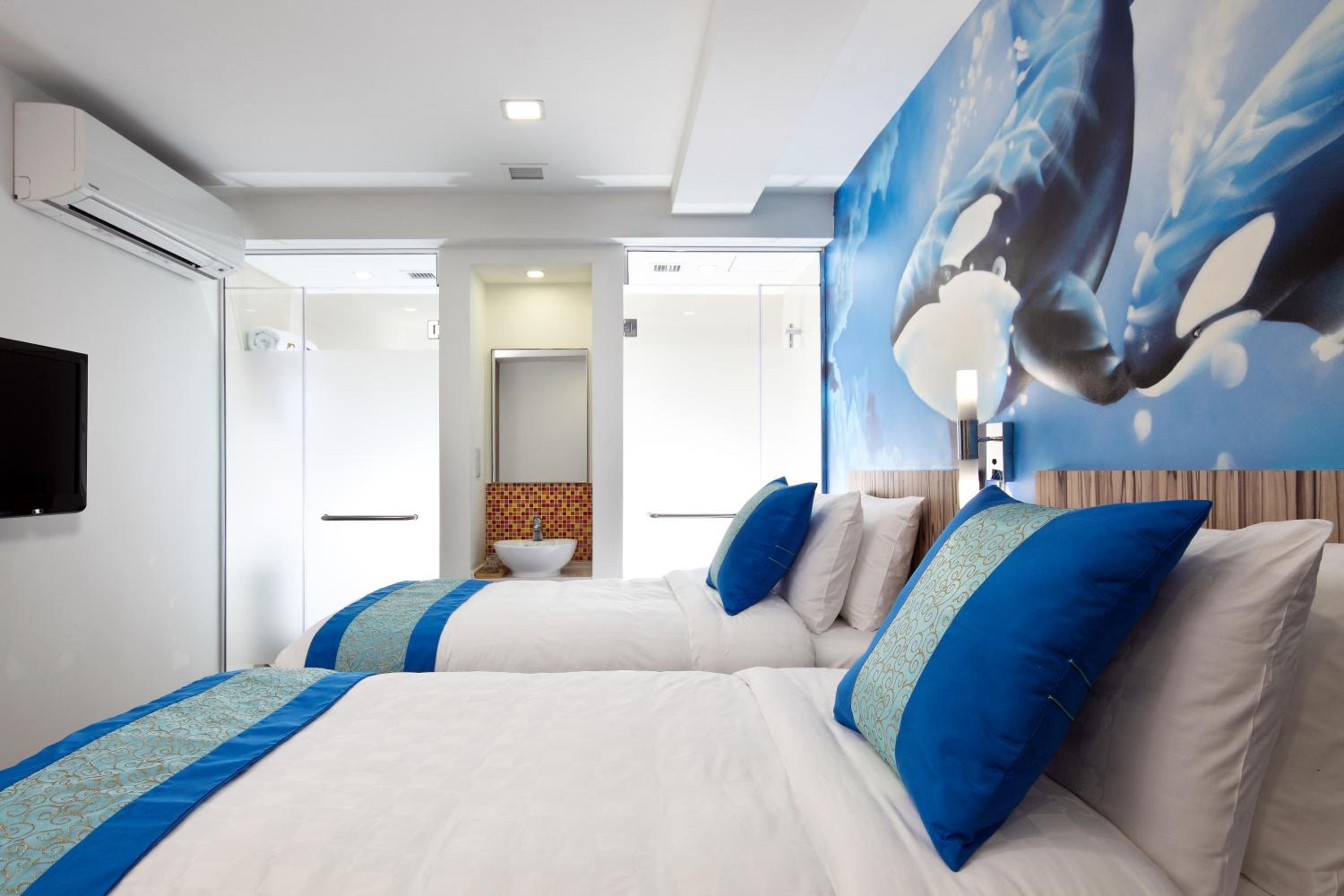 Deluxe Twin Room without window photo 2
