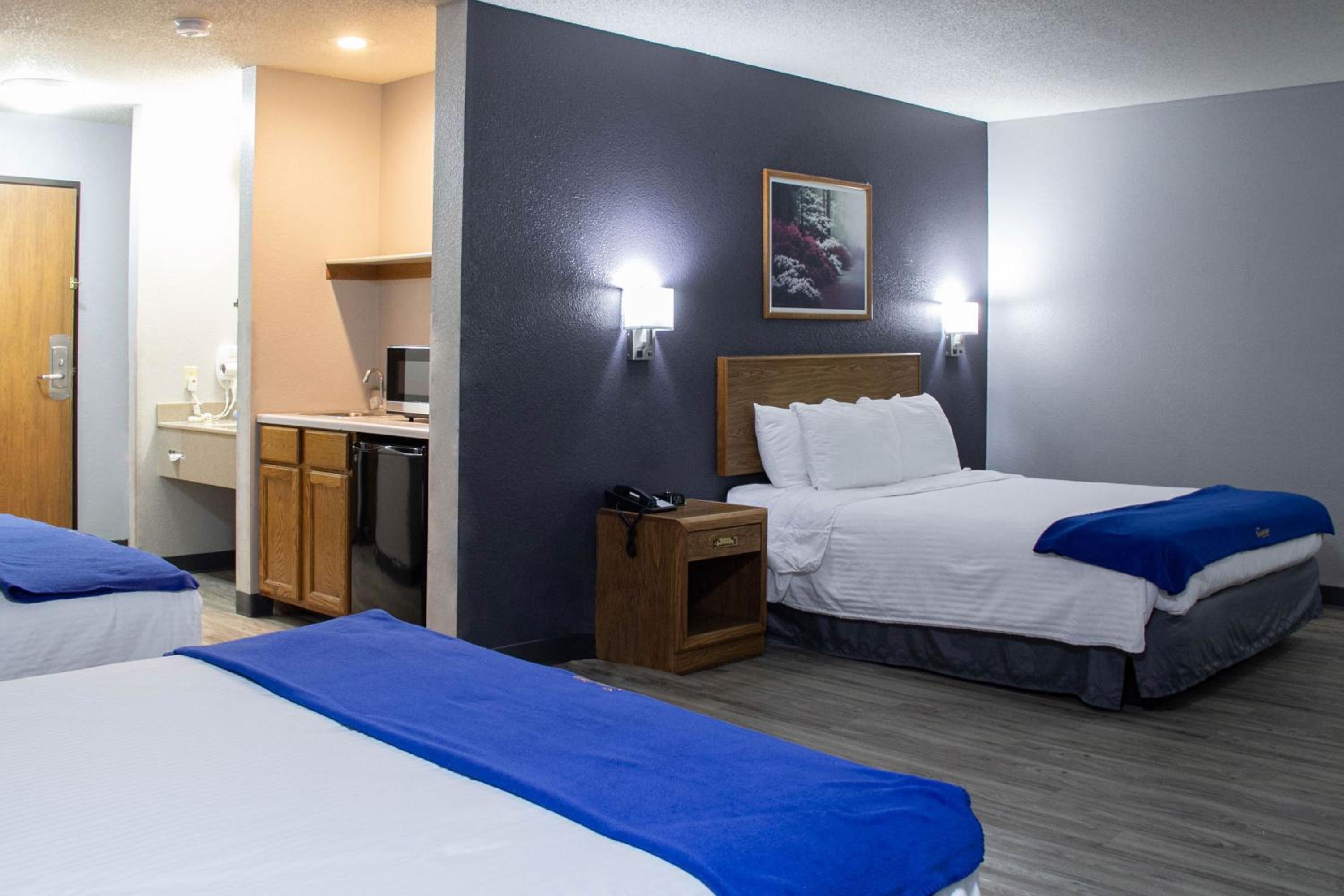 Suite - Photo 2