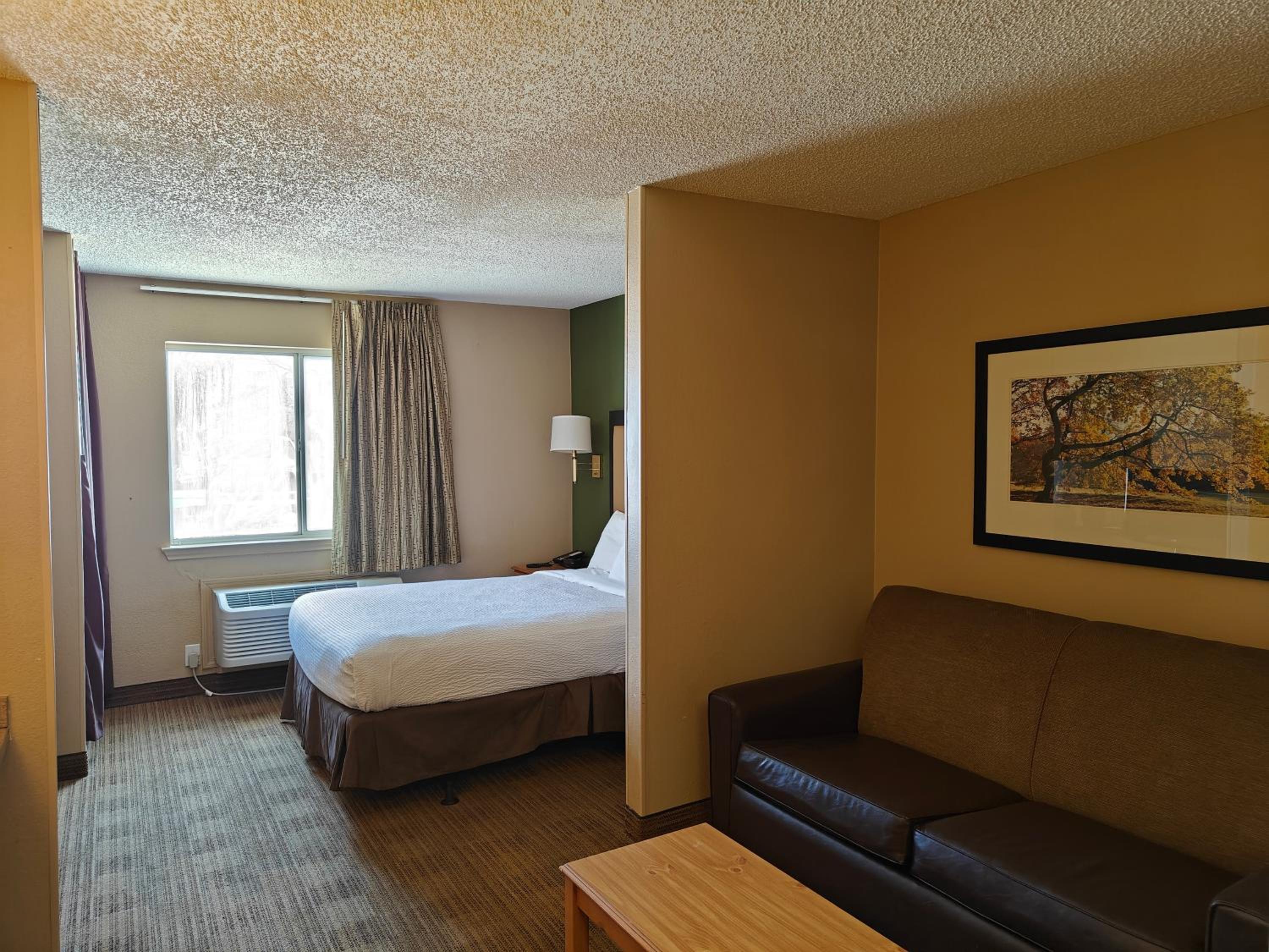 Deluxe Queen Room - Non-Smoking - Photo 3