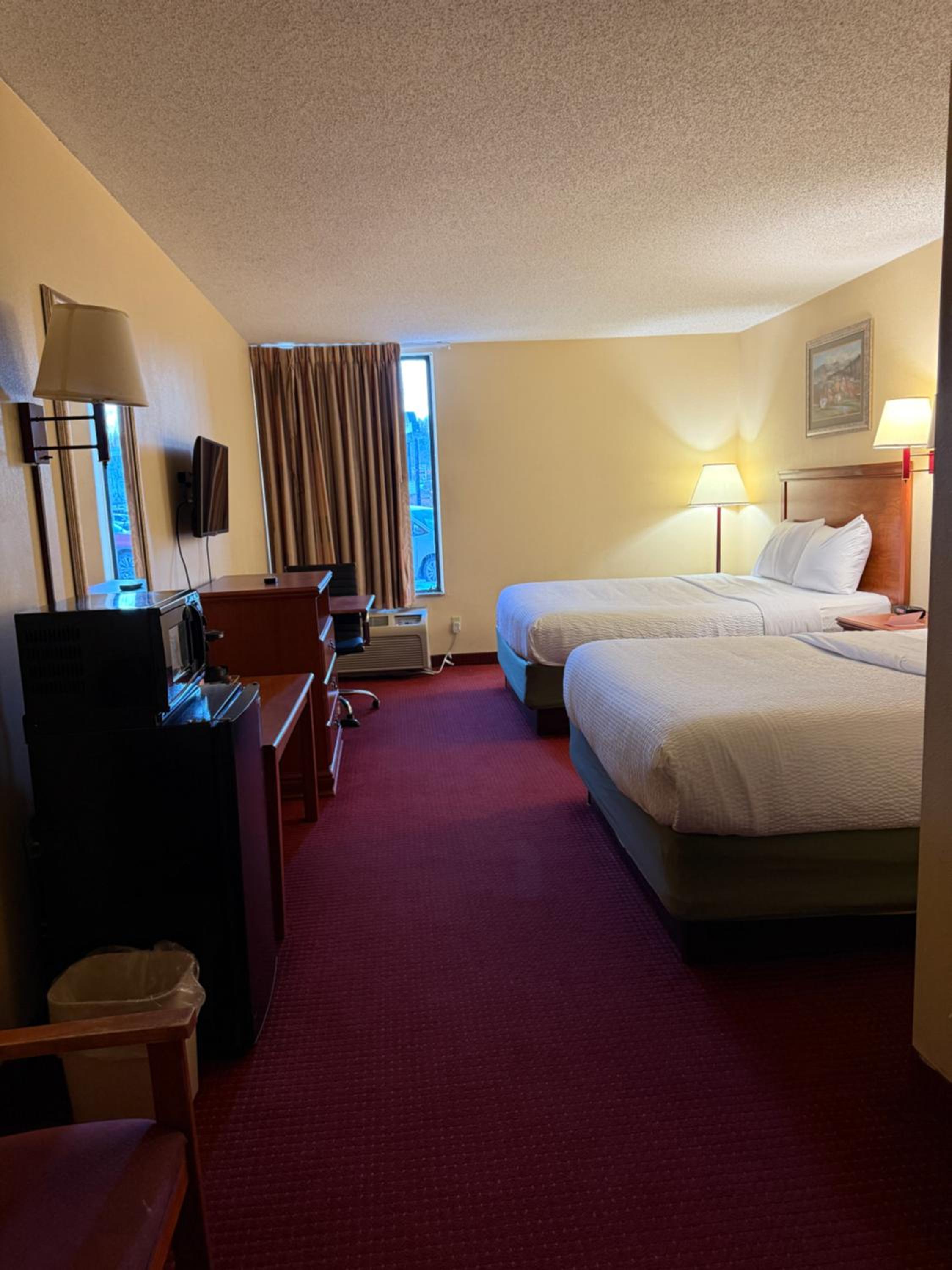 Quadruple Room with Two Queen Beds - Non Smoking photo 2