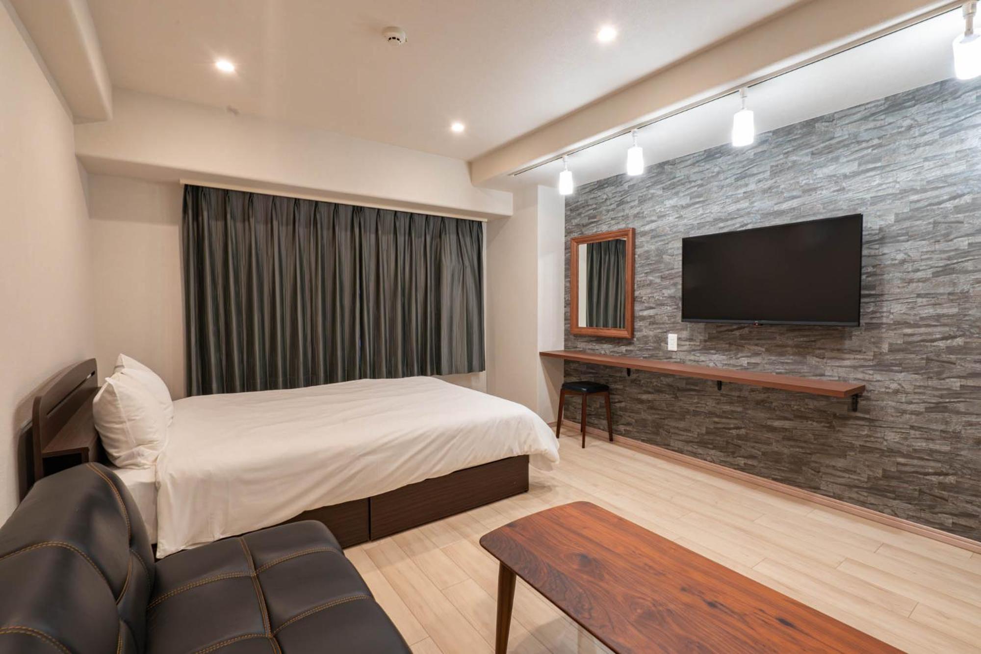 Superior Western Room 613
