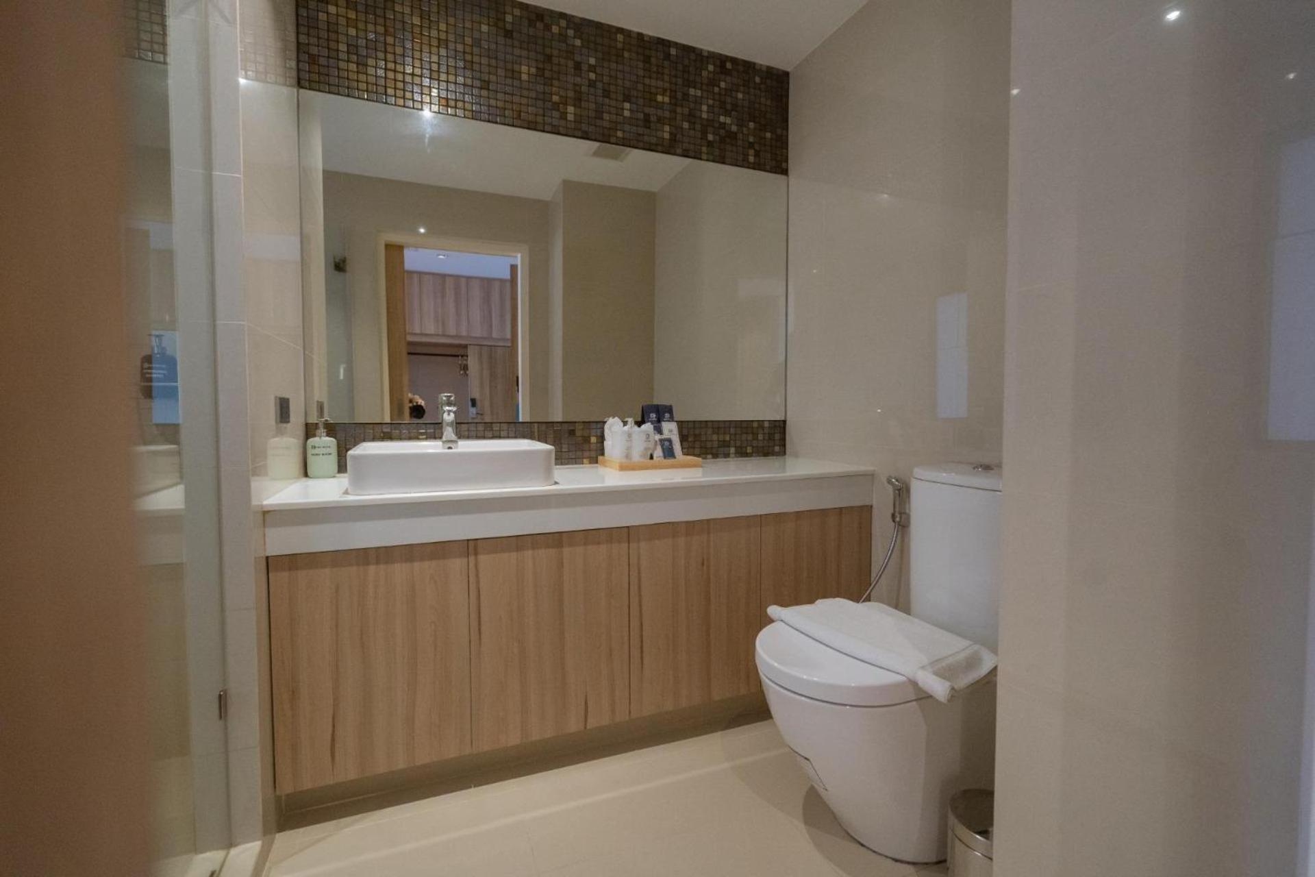 Large Double Room - Photo 3