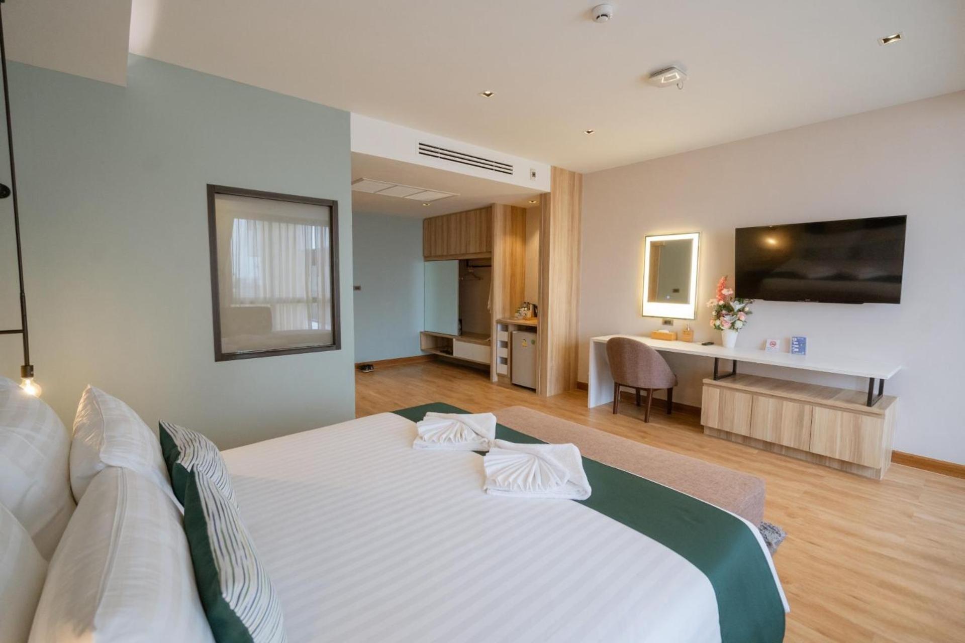 Large Double Room - Photo 4