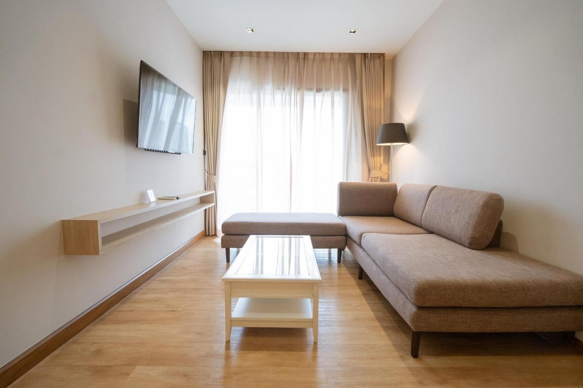 Family Room - Photo 12