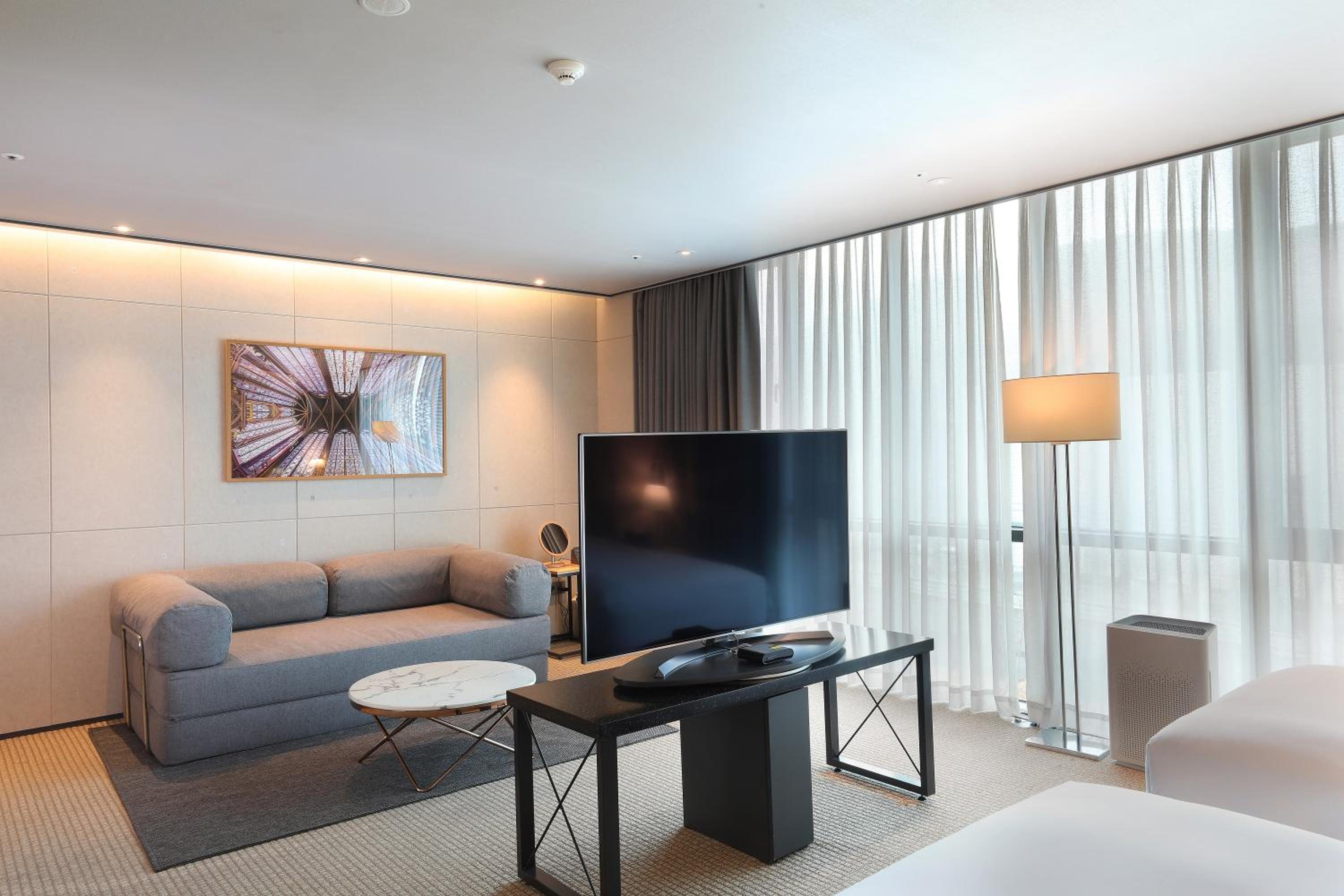 Premier Family Suite - Photo 1