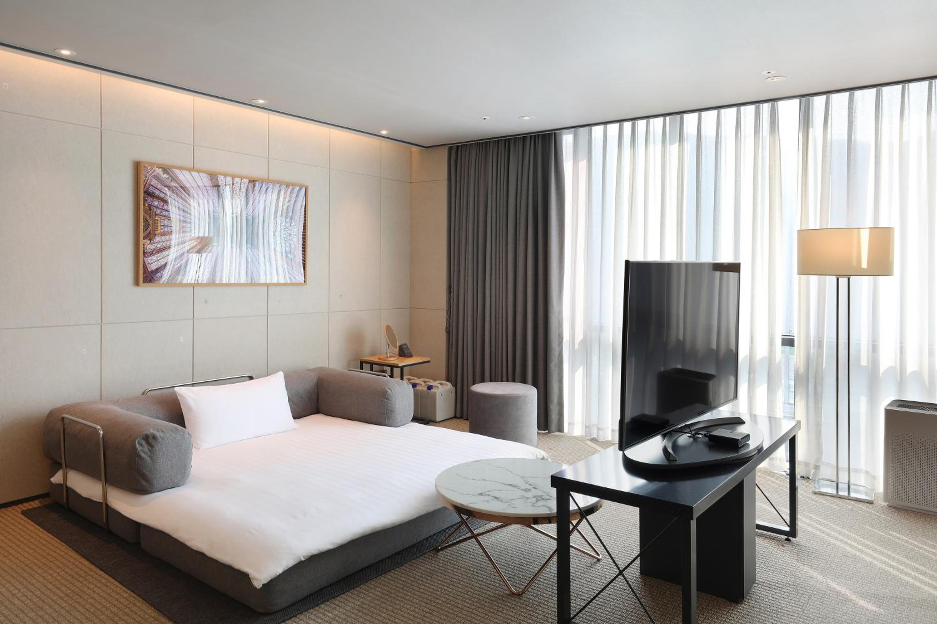Premier Family Suite - Photo 7