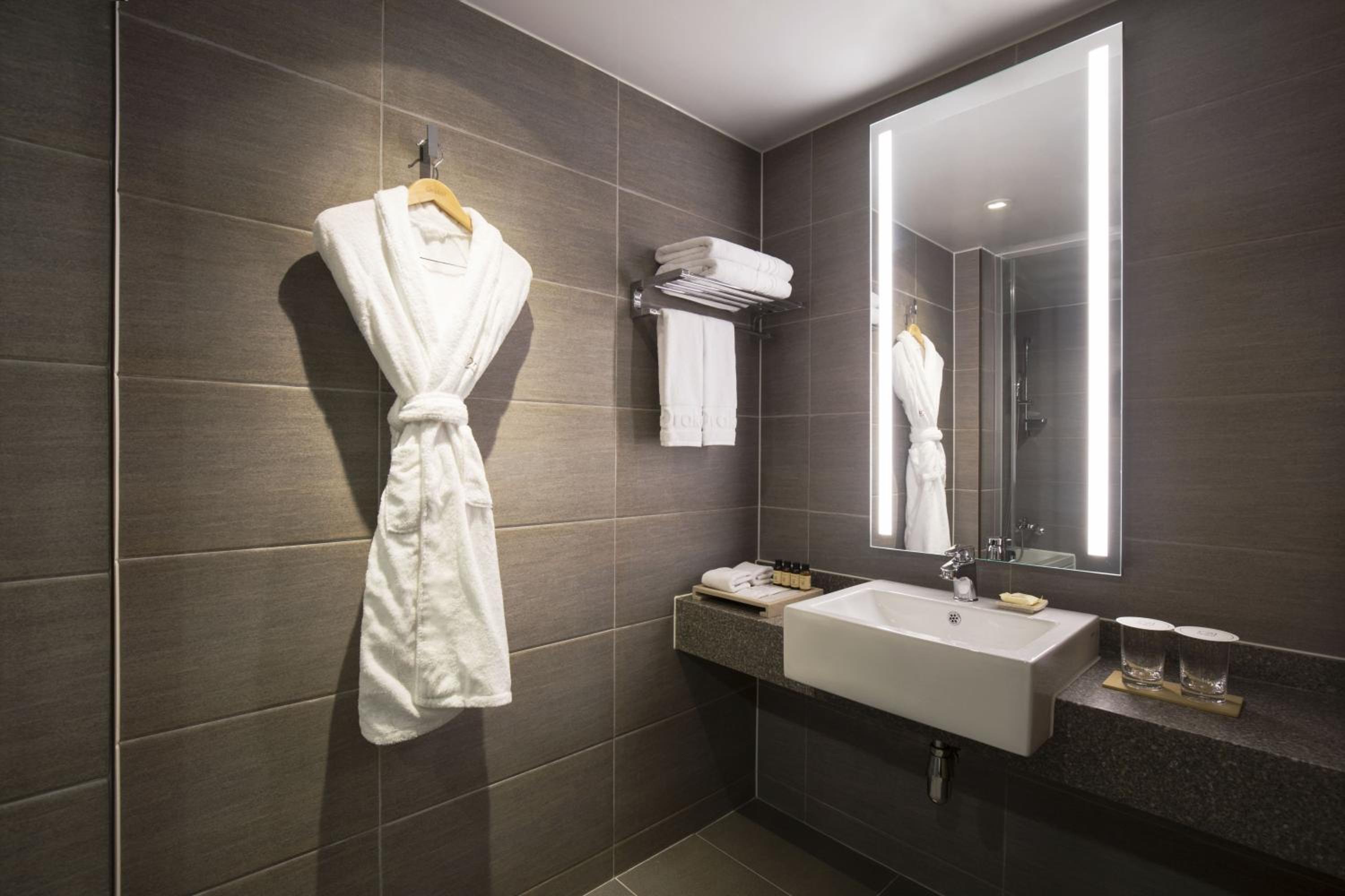 Premier Family Suite - Photo 5