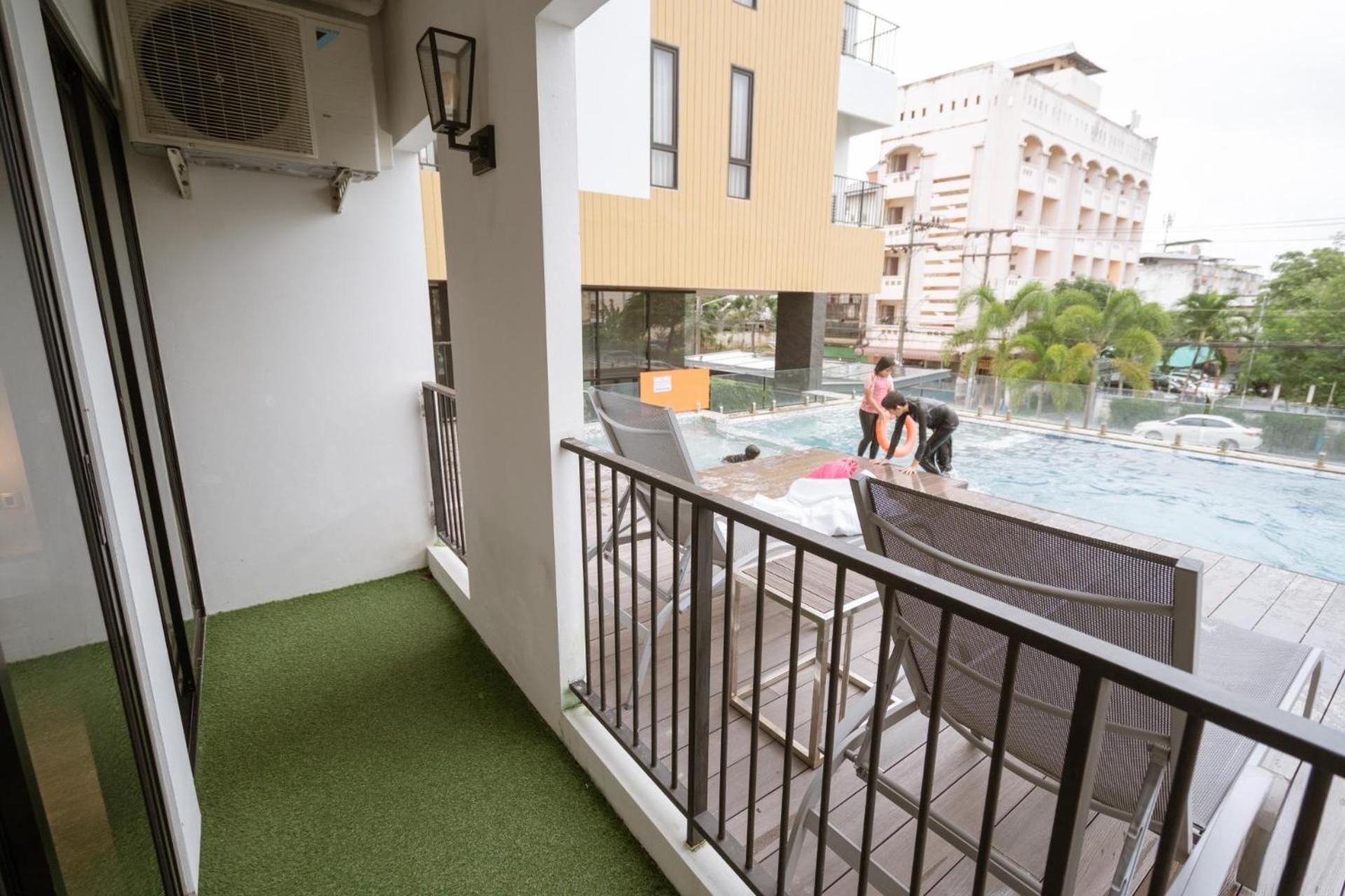 Deluxe Double Room with Shower - Photo 4